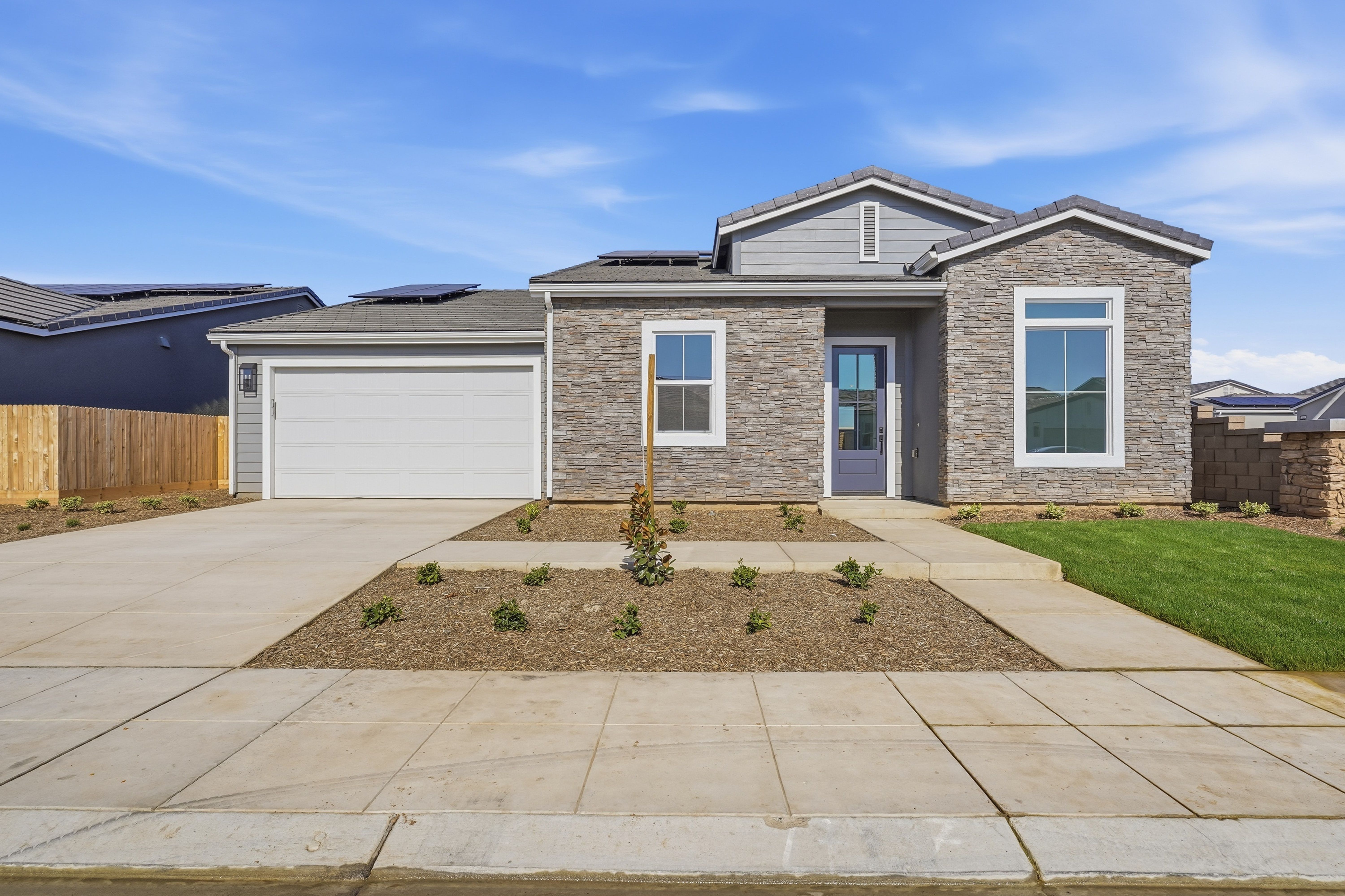 Exterior:913 Diamond Rd W California 93636 Exterior DS C00906