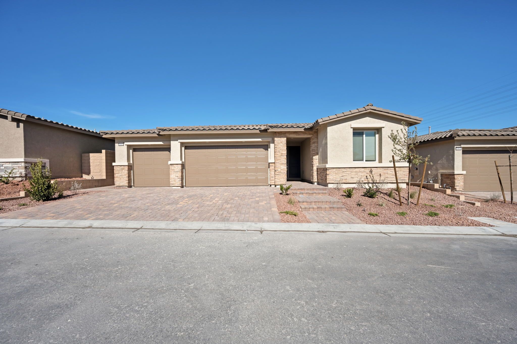 Exterior:1 web or mls Lennar  10850 Lewis Pointe Ave 01