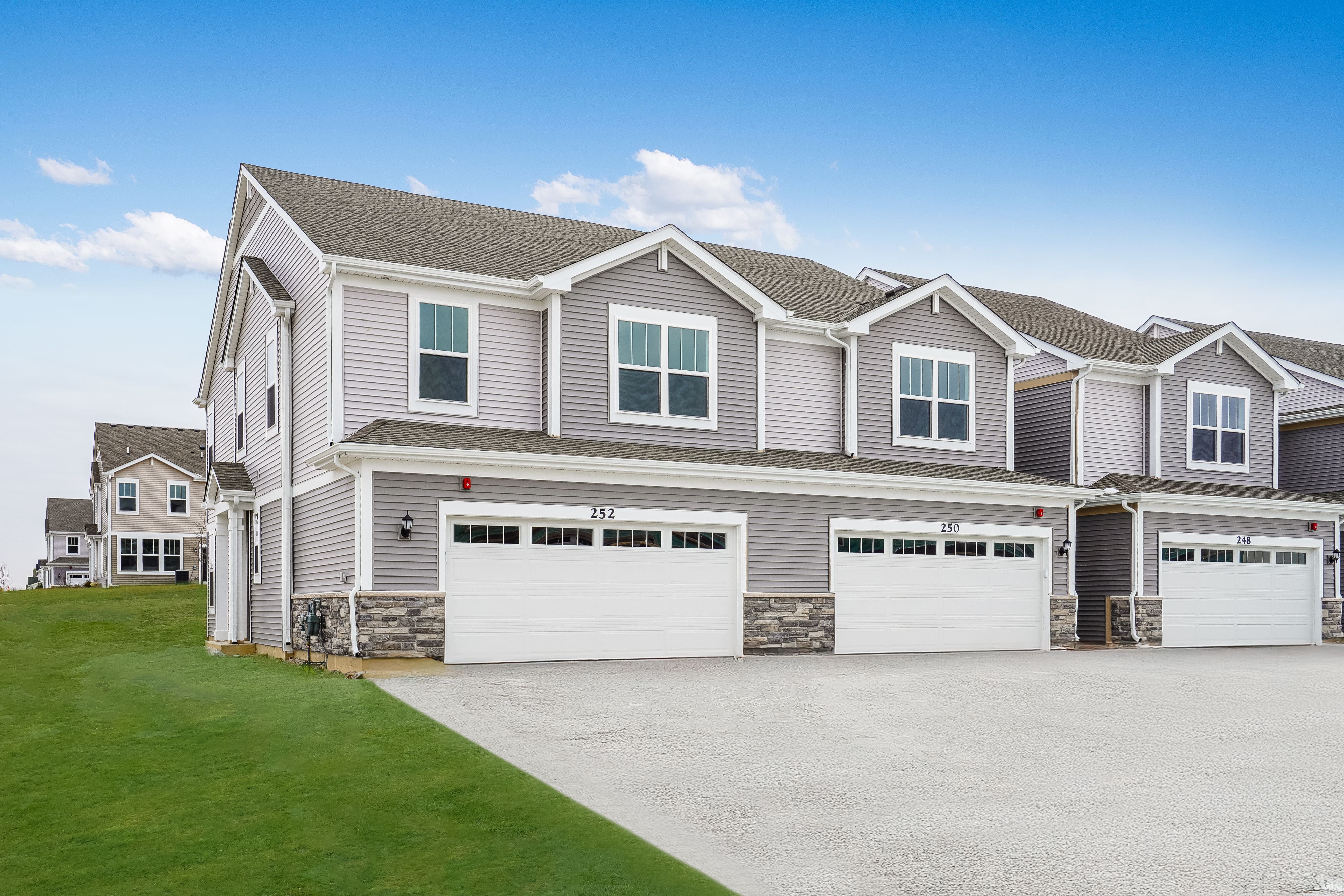 Exterior:Hudson Pointe II Darcy 1