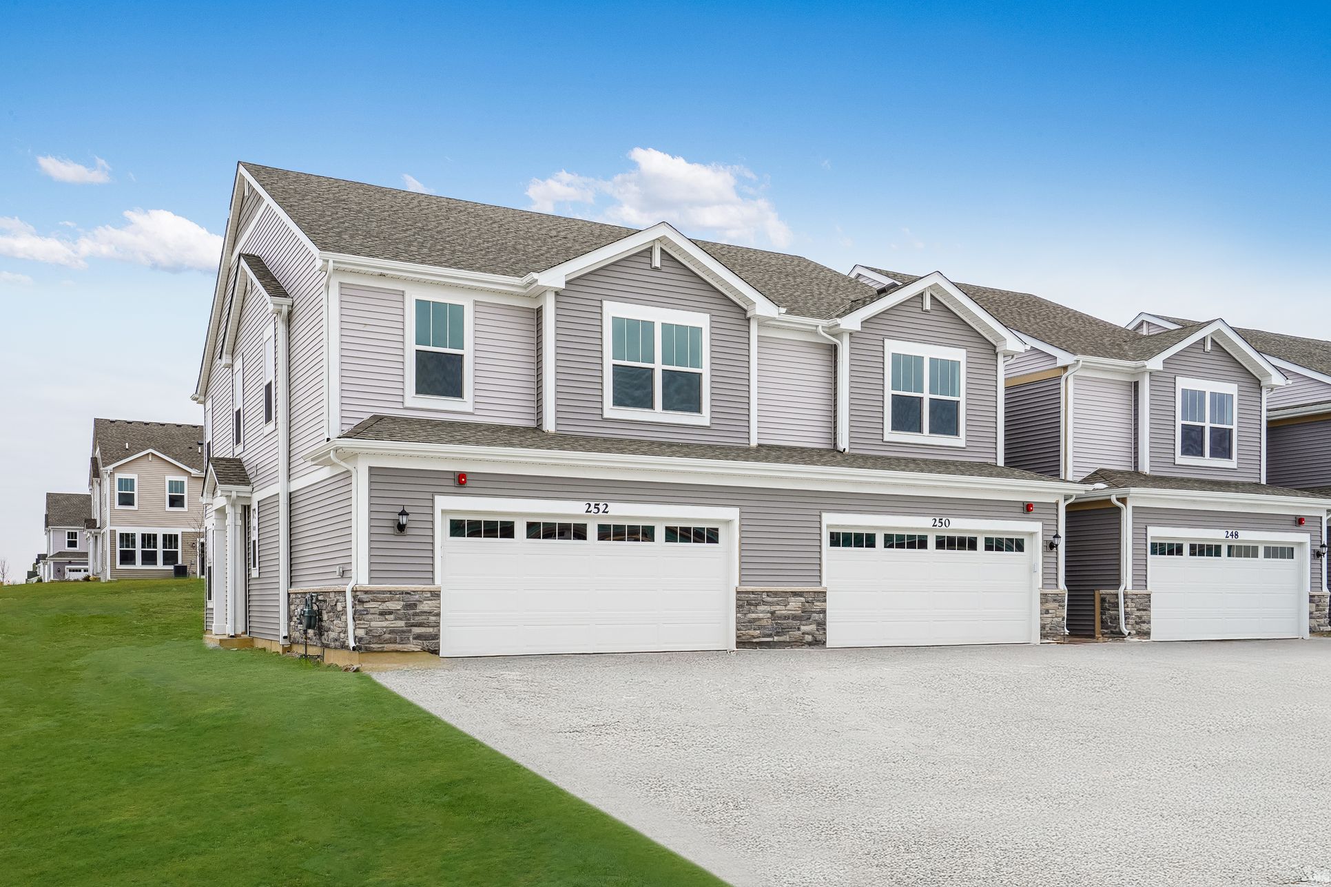 Exterior:Hudson Pointe II Darcy 1