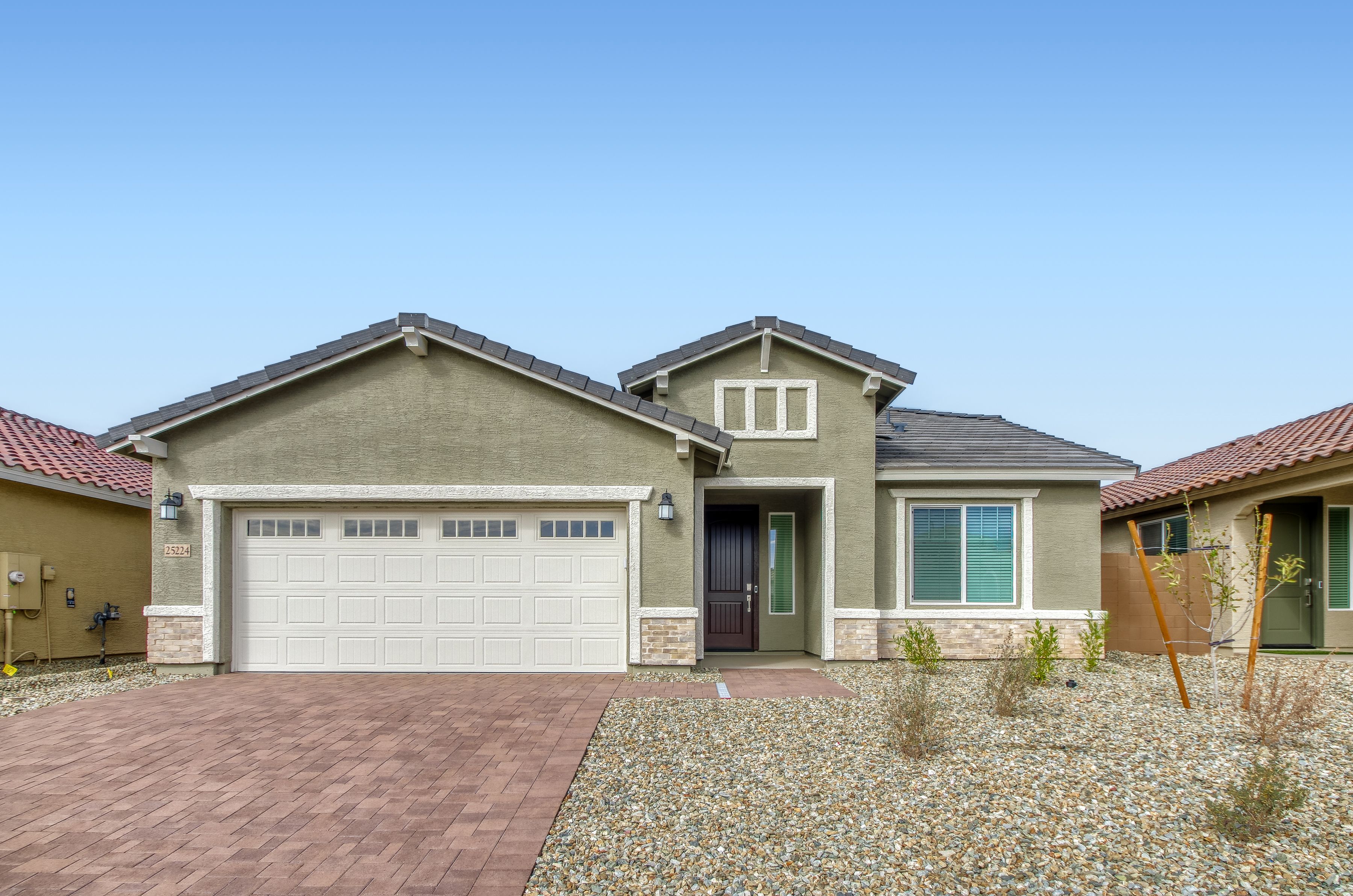 Exterior:25224 N 174th Dr   Print Quality   001   01 Exterior Front