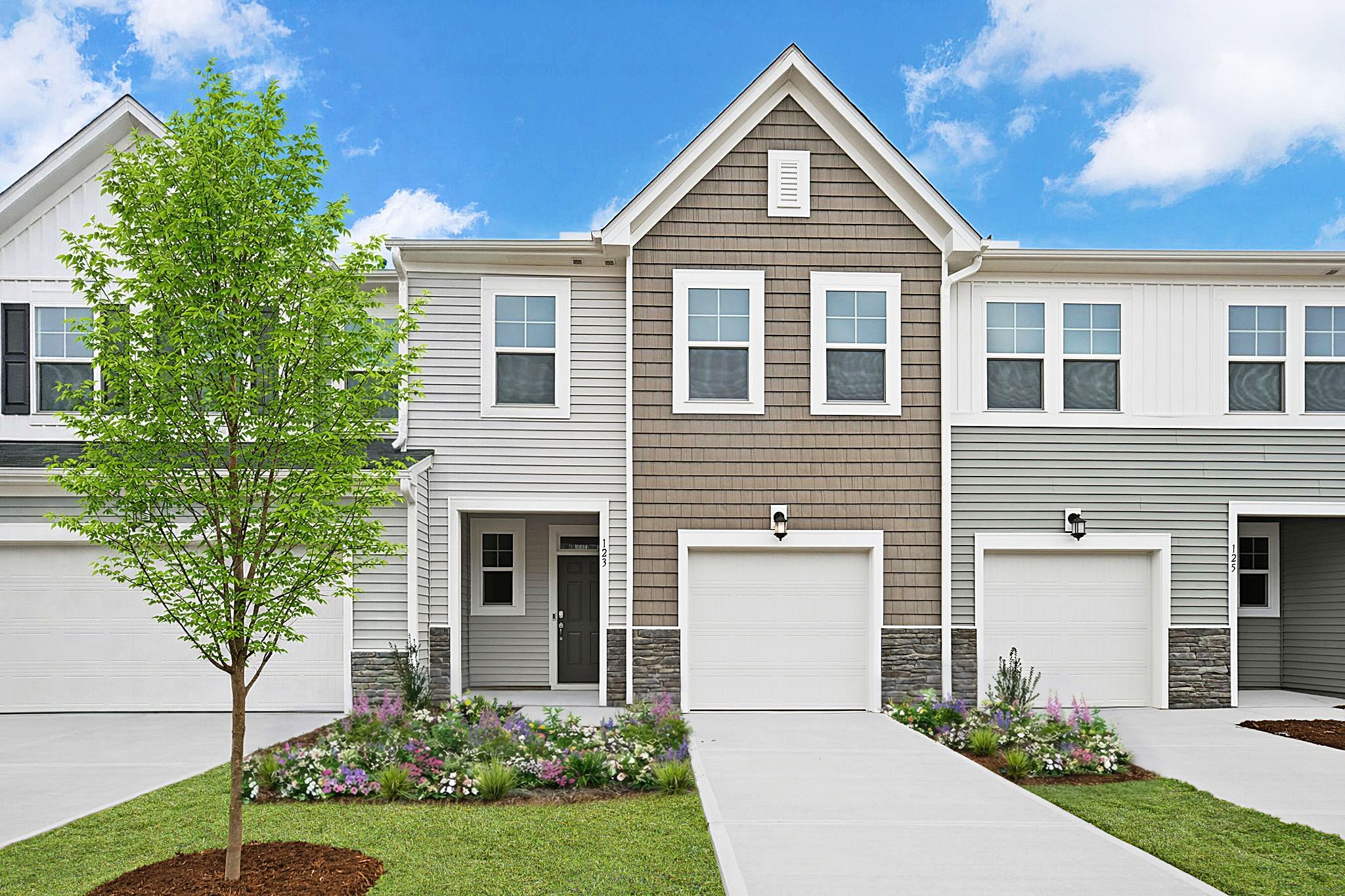 Exterior:Parker Ridge Carson II QMI 28 Front 1of2