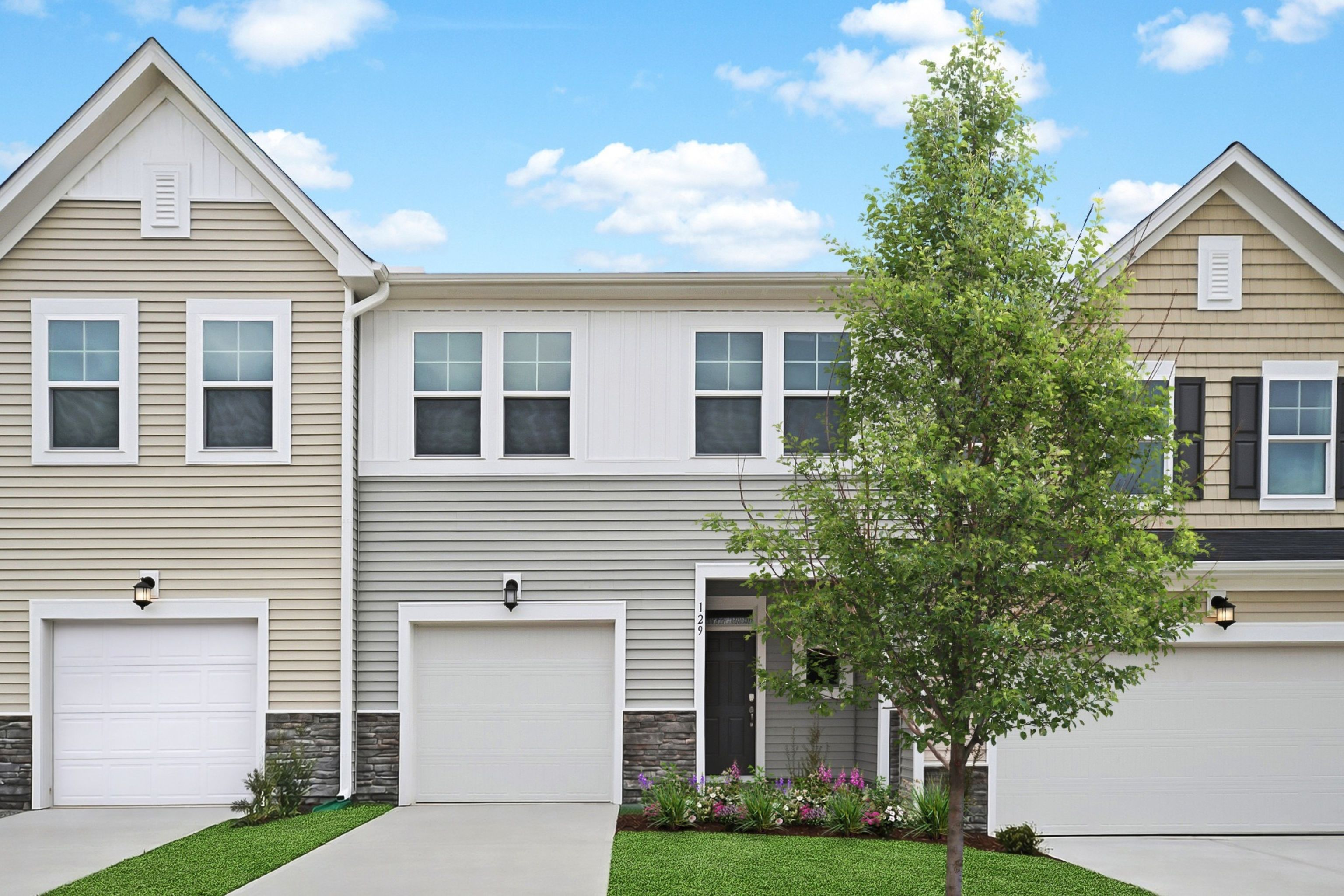 Exterior:Parker Ridge Carson II QMI 31 Front 1of2