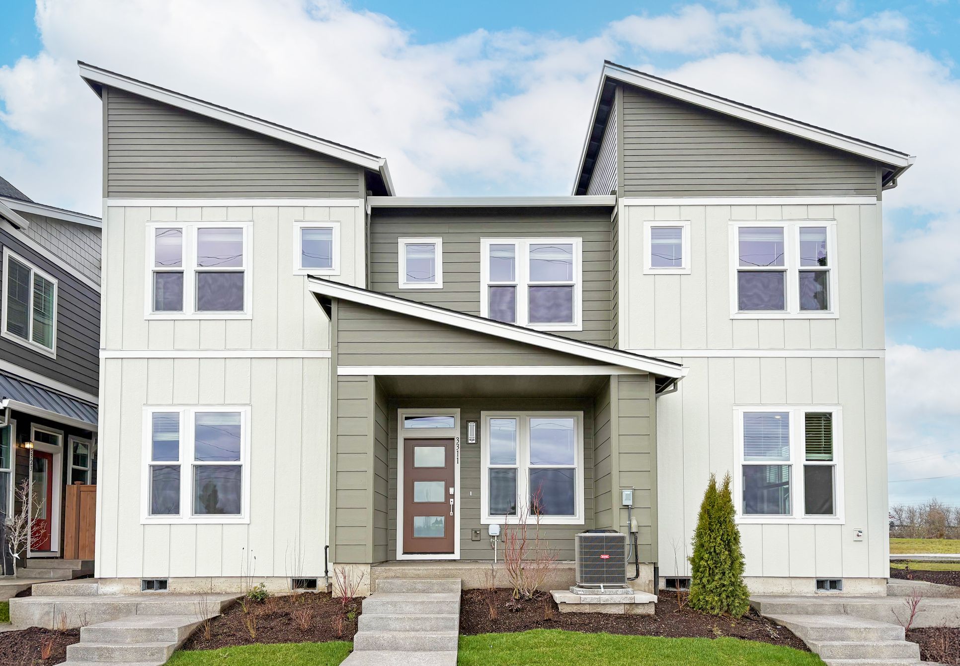 Exterior:Reeds Crossing Delany QMI H S1636 Exterior