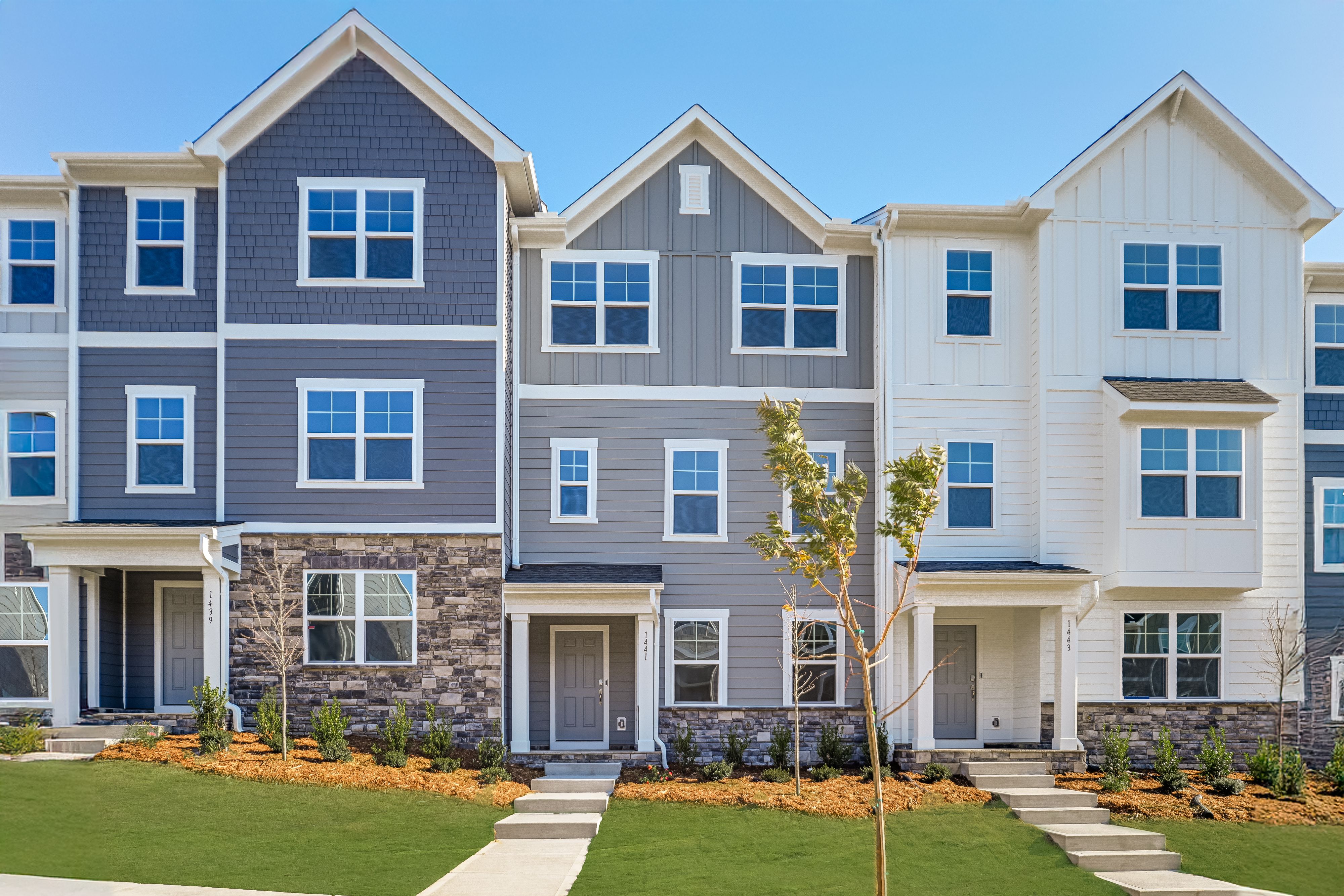 Exterior:Stoneriver Colton Front 1of3