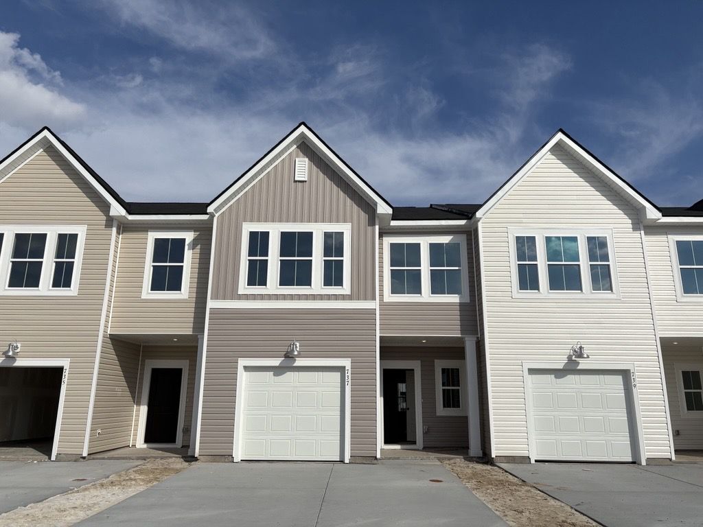 Exterior:737 Ridgley   Lindera