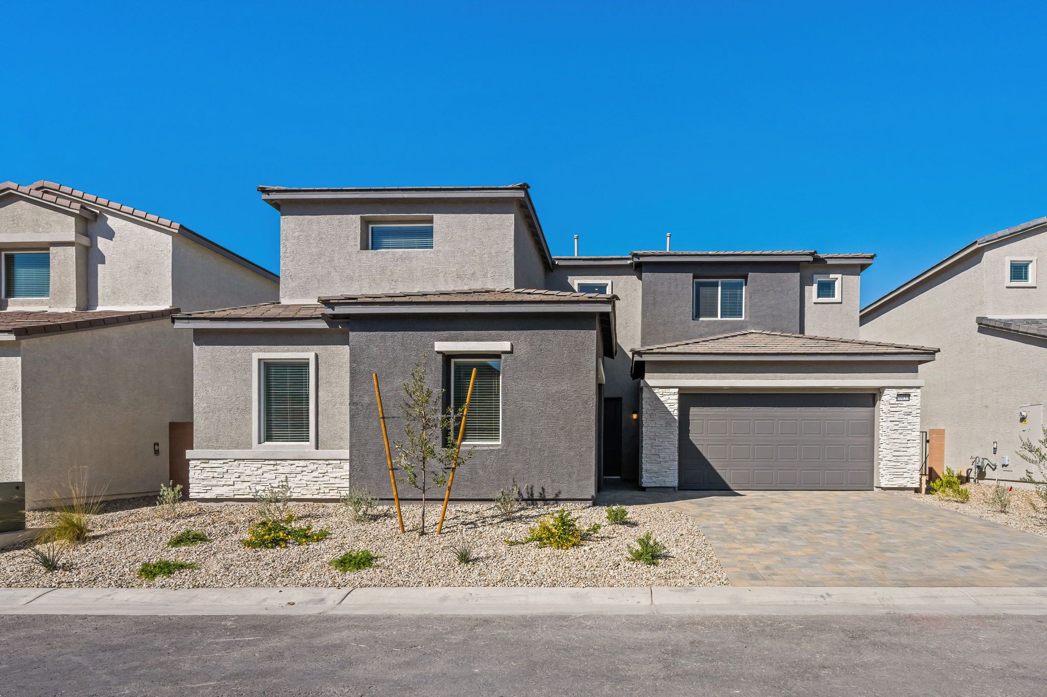 Exterior:1 web or mls Lennar  10033 Decano Ridge St 1