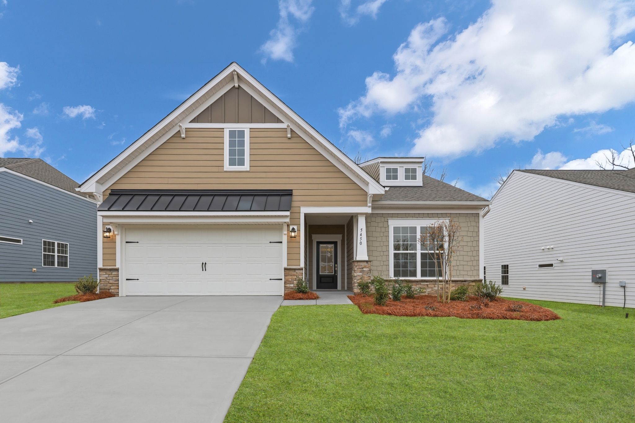 Exterior:Roselyn Dorchester II 4