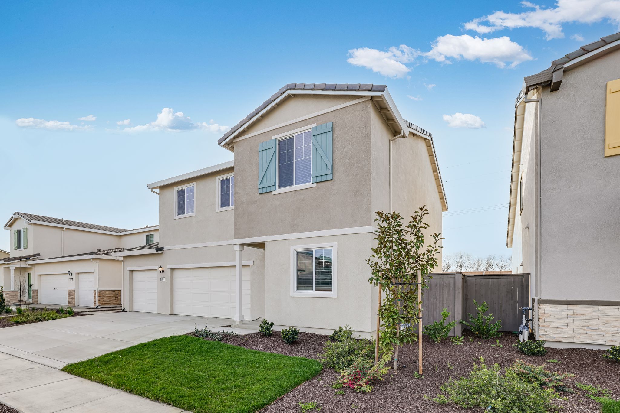 Exterior:Skylark 2066 B5 1