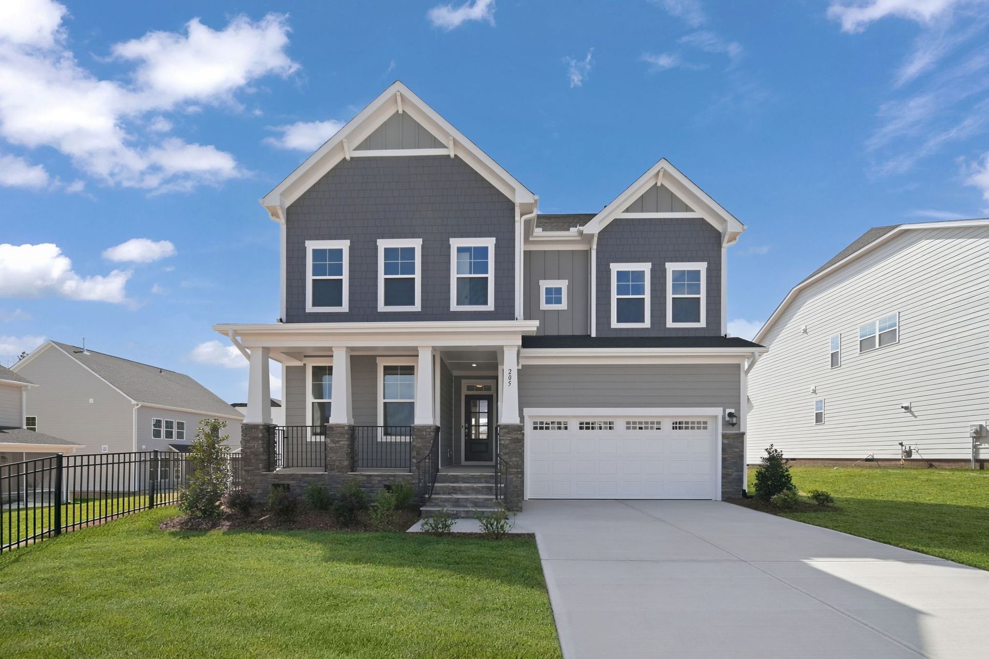 Exterior:Rosedale Edison II Front 487 1of2