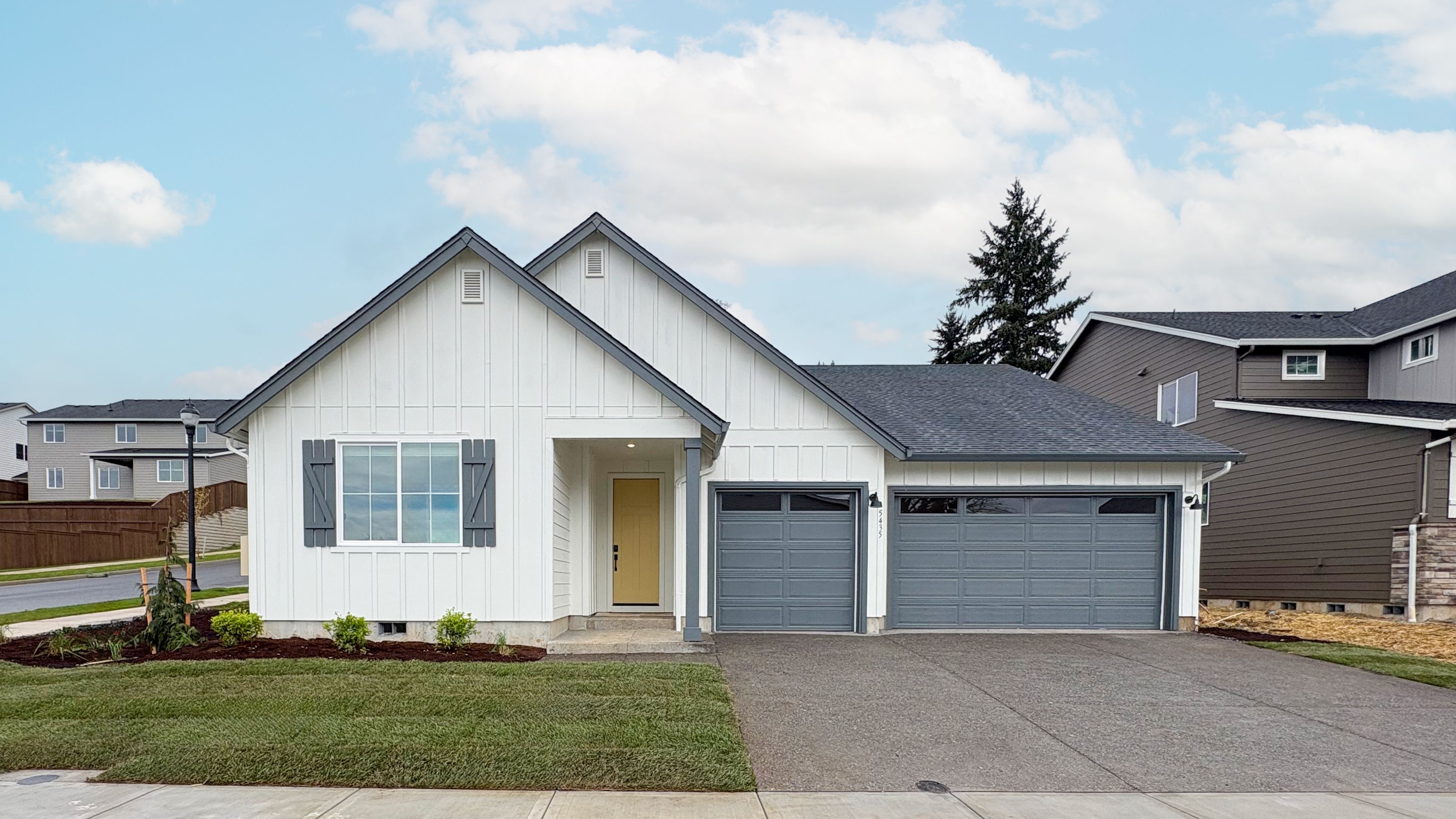 Exterior:Camas Heights Elmhurst QMI H S32 Exterior