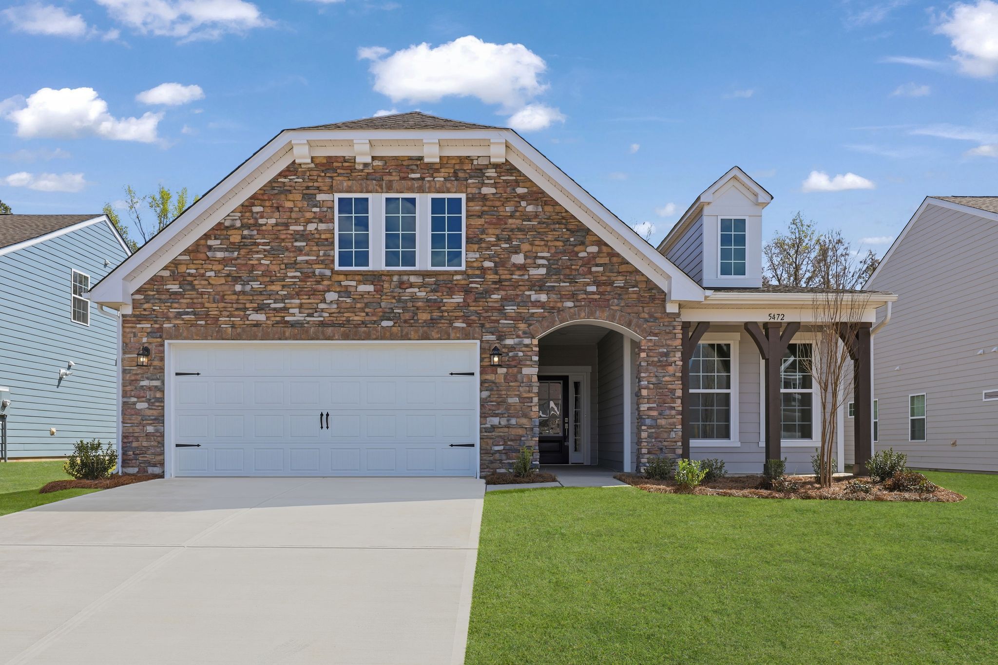 Exterior:Roselyn Meadows Beacon II 1