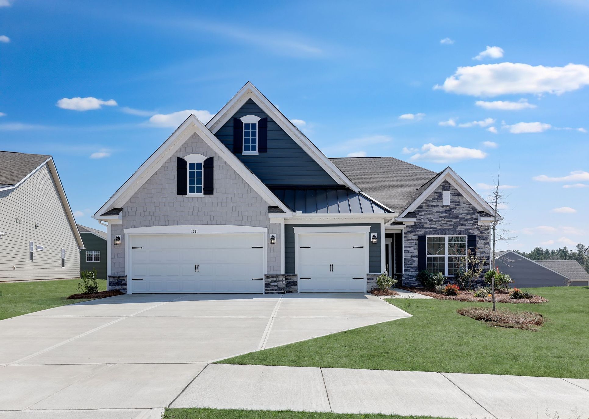 Exterior:Roselyn Summit Garland II 1