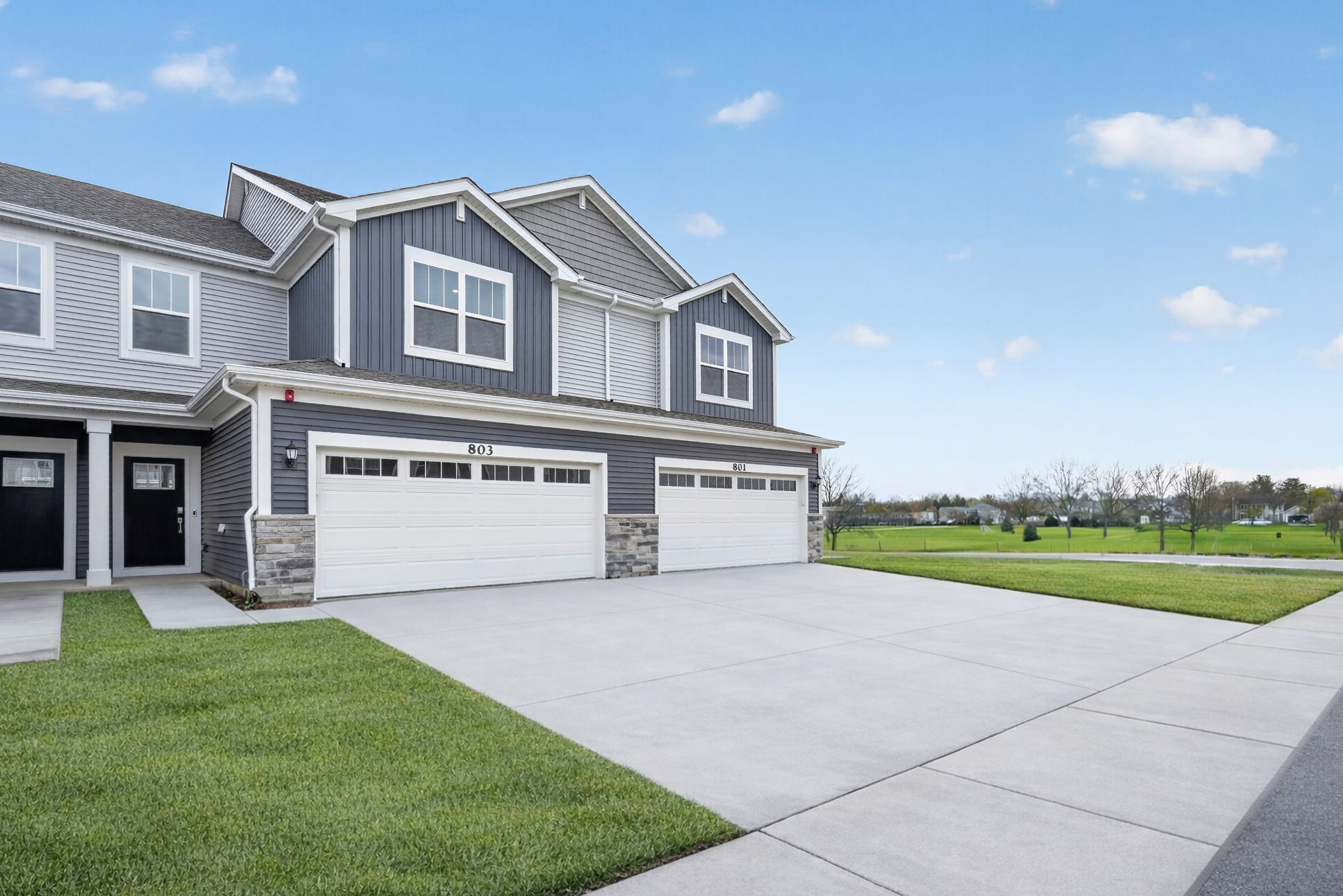 Exterior:Hickory Glen Townhome Marianne 1