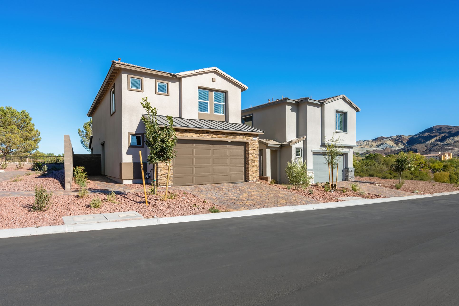 Riviera Vista Lake Las Vegas Streetscape