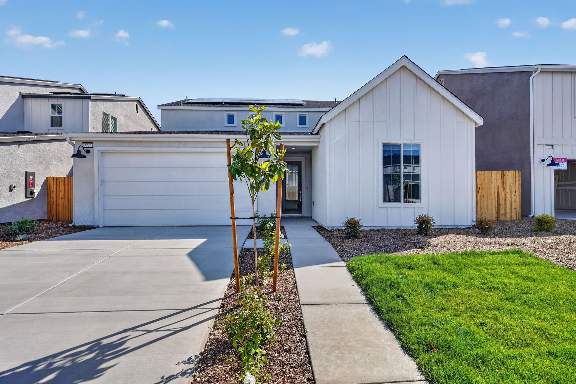 Exterior:7724 Blackwater Valley Dr Bakersfield CA 93311 Exterior DS C04592