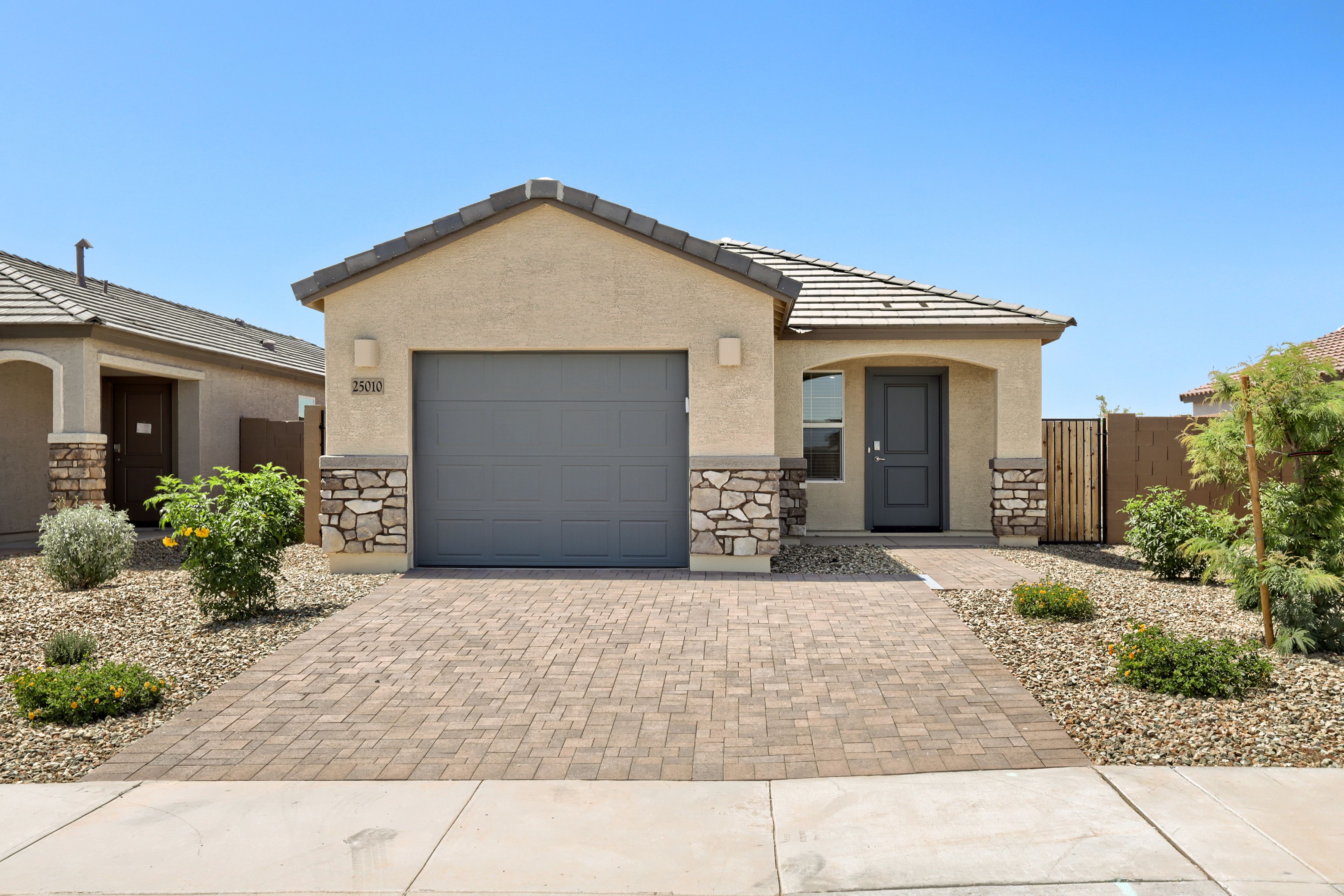 Exterior:25010 N 174th Ln   Print Quality   002   02 Exterior Front