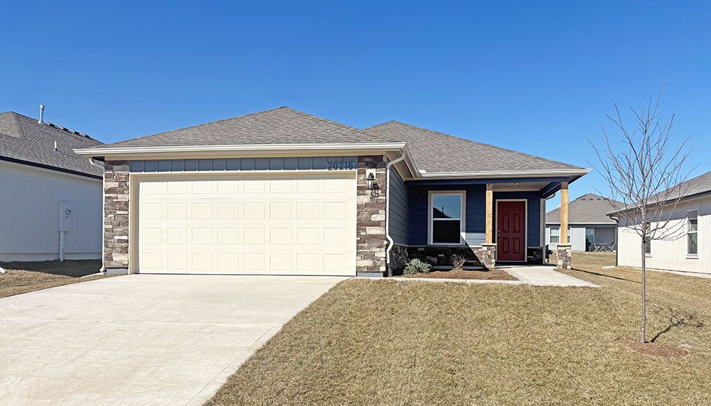 Exterior:Spring Hill Wiswell Farms Armstrong 20216 W 194th Terr 121 Exterior WEB