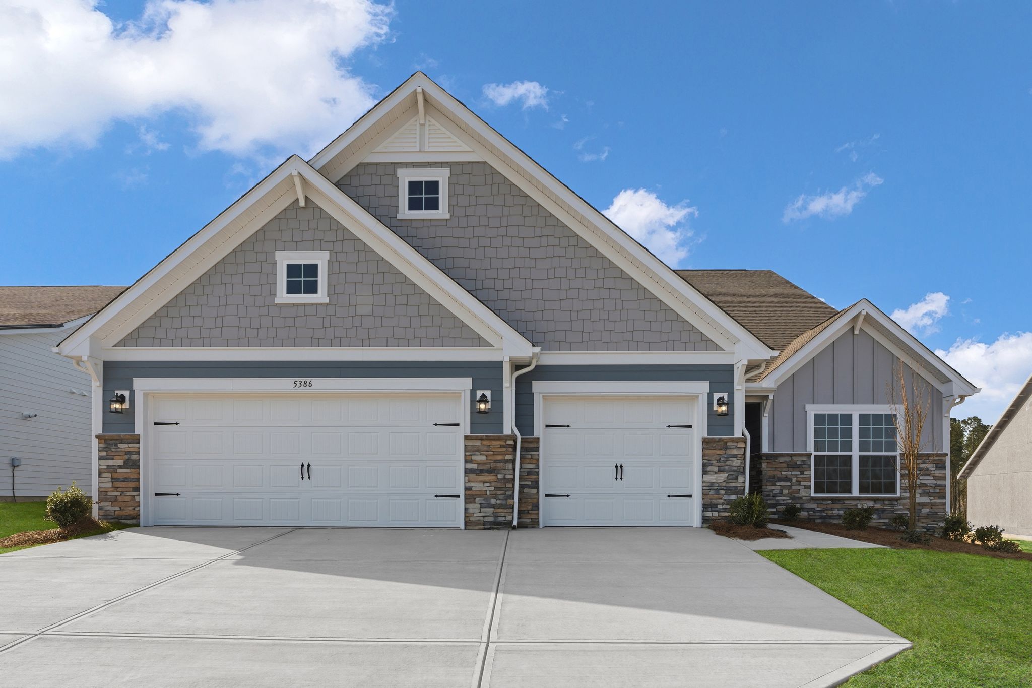 Exterior:Roselyn Orchards Garland II 1