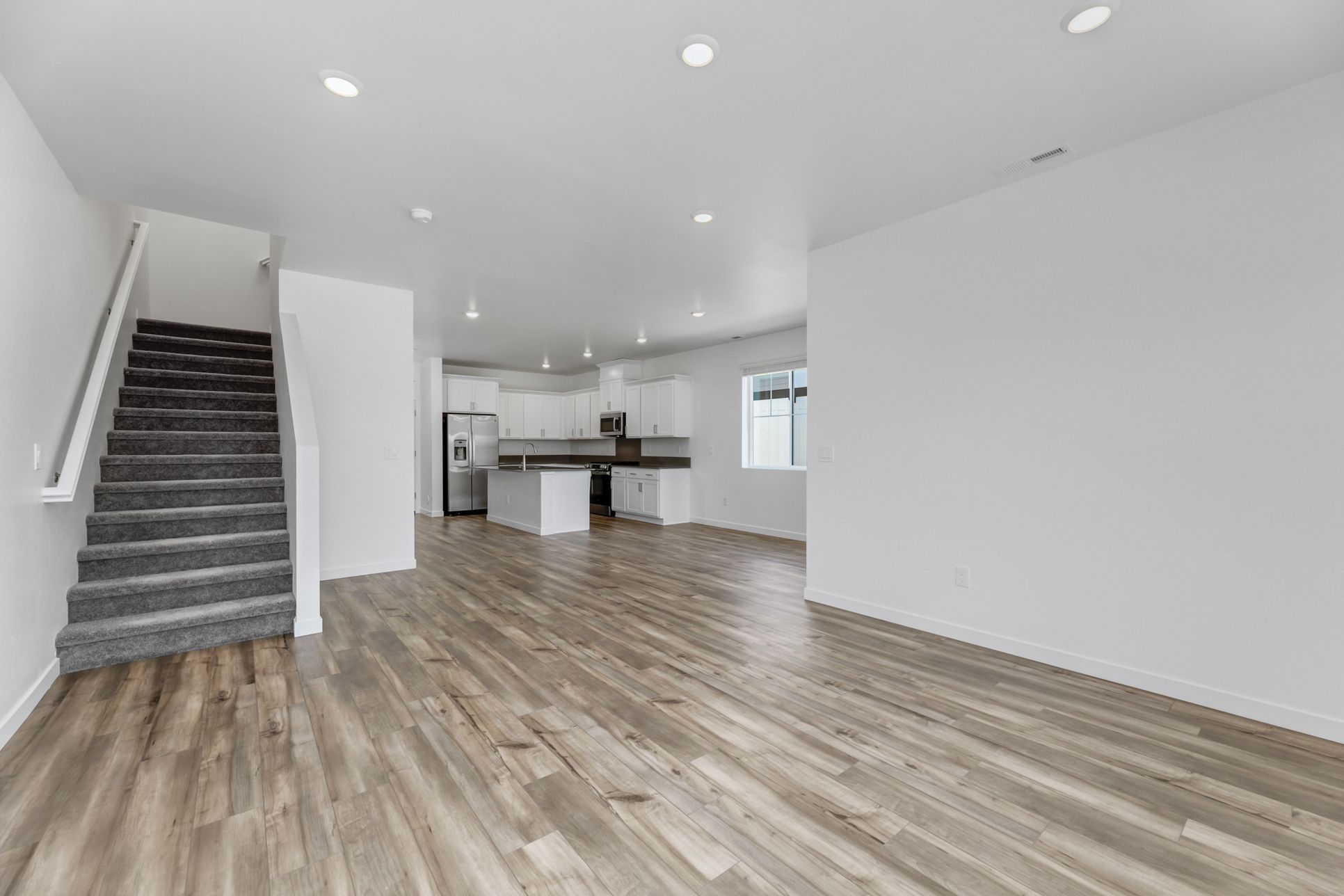 Exterior:Lennar 4133 Steel Grey 2605
