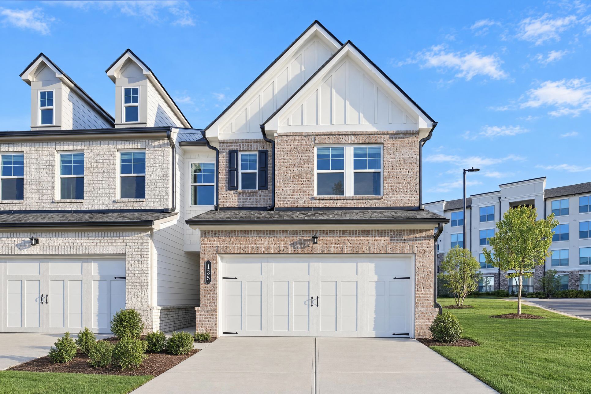 Exterior:Townsat Holly Springs Hawkins H S15 1