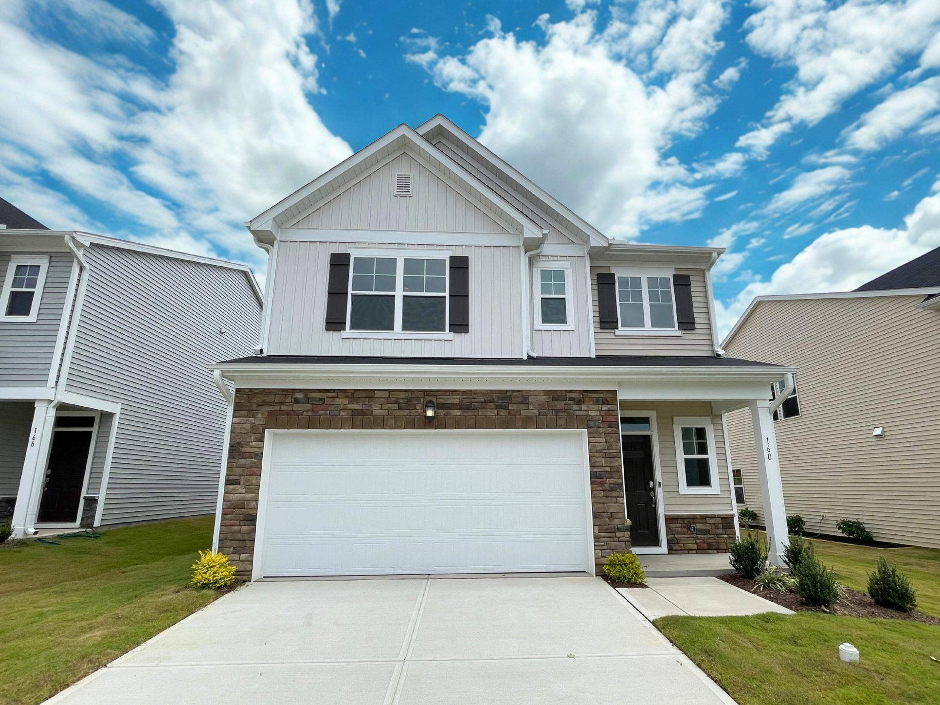 Exterior:a80a016d 8580 4cb7 b1cb ba301087754d