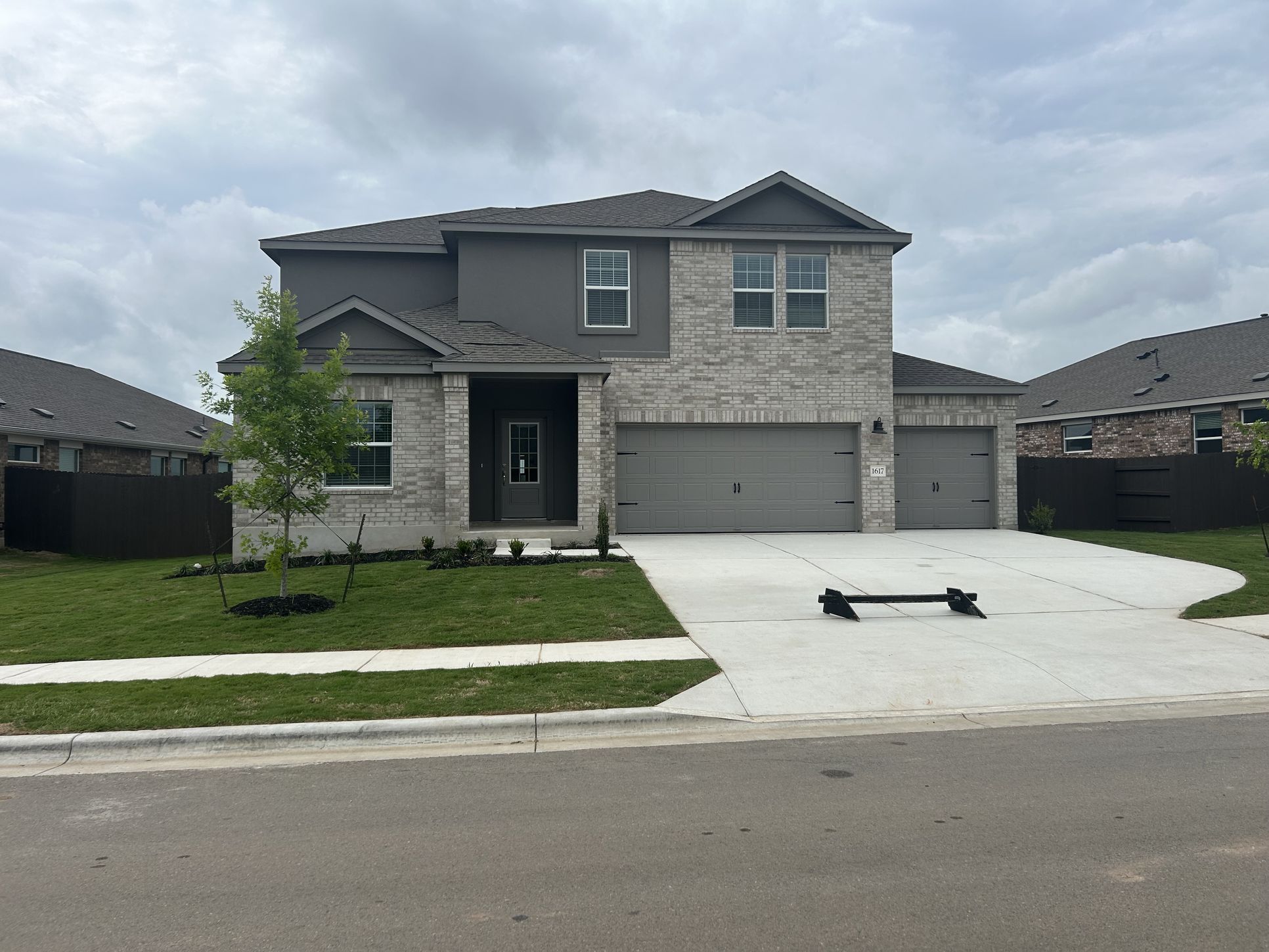 Exterior:Front Elevation