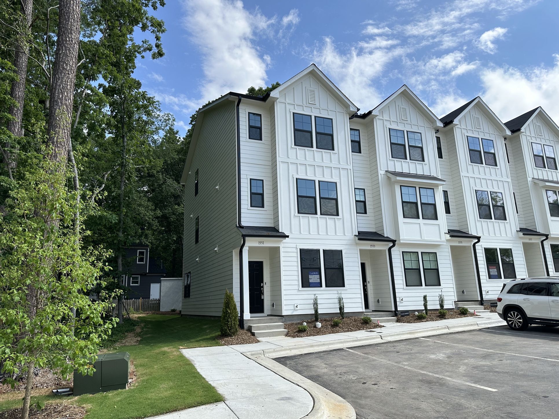 Exterior:IMG 0174