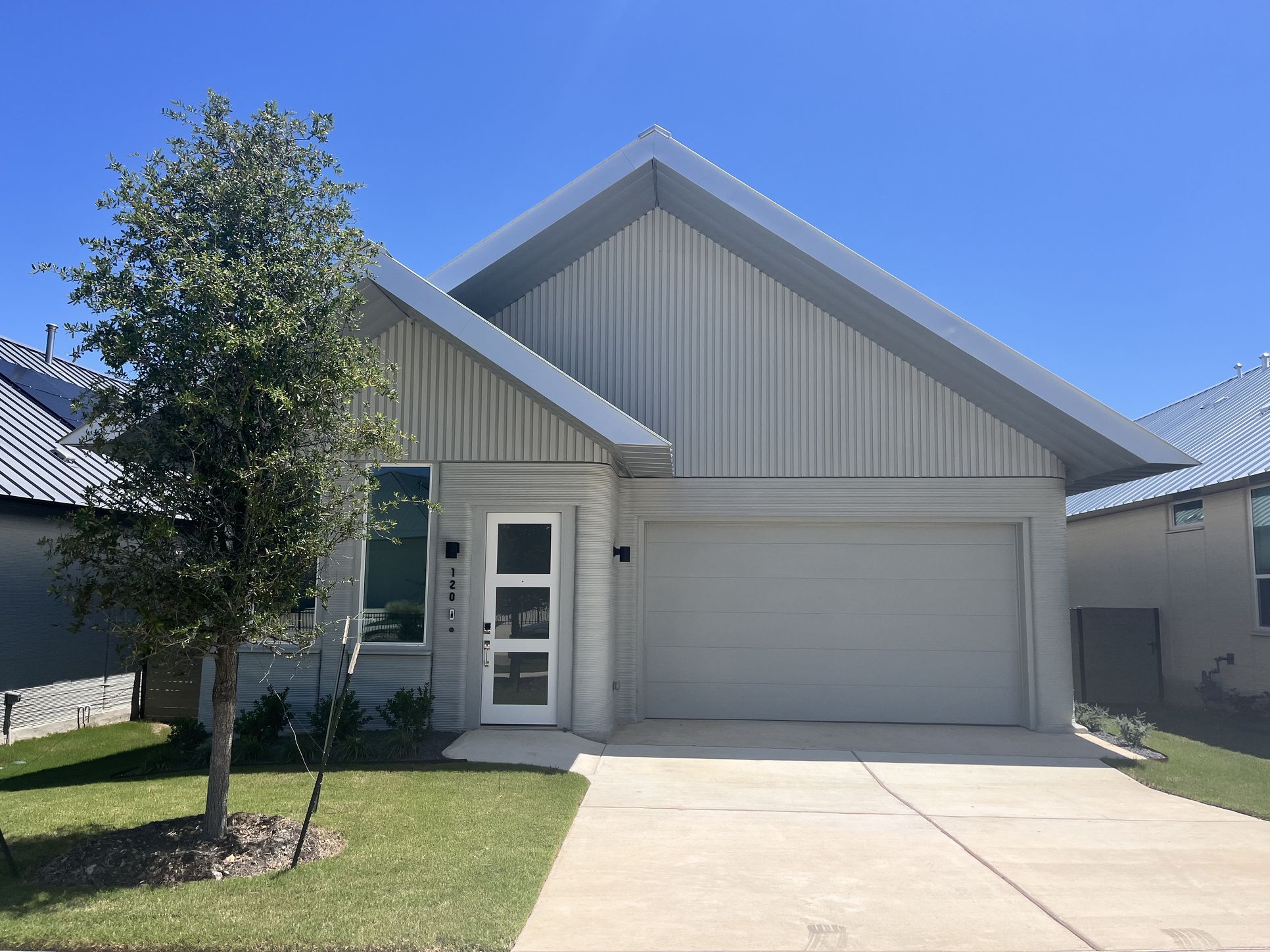 Exterior:IMG 2578
