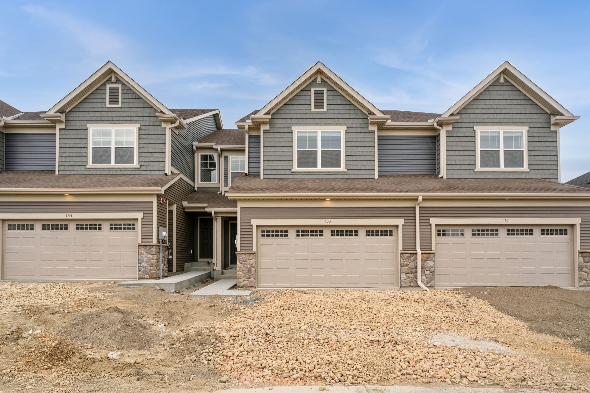 Exterior:01 153 HUNTINGTONDR 2001 Hi Res copy
