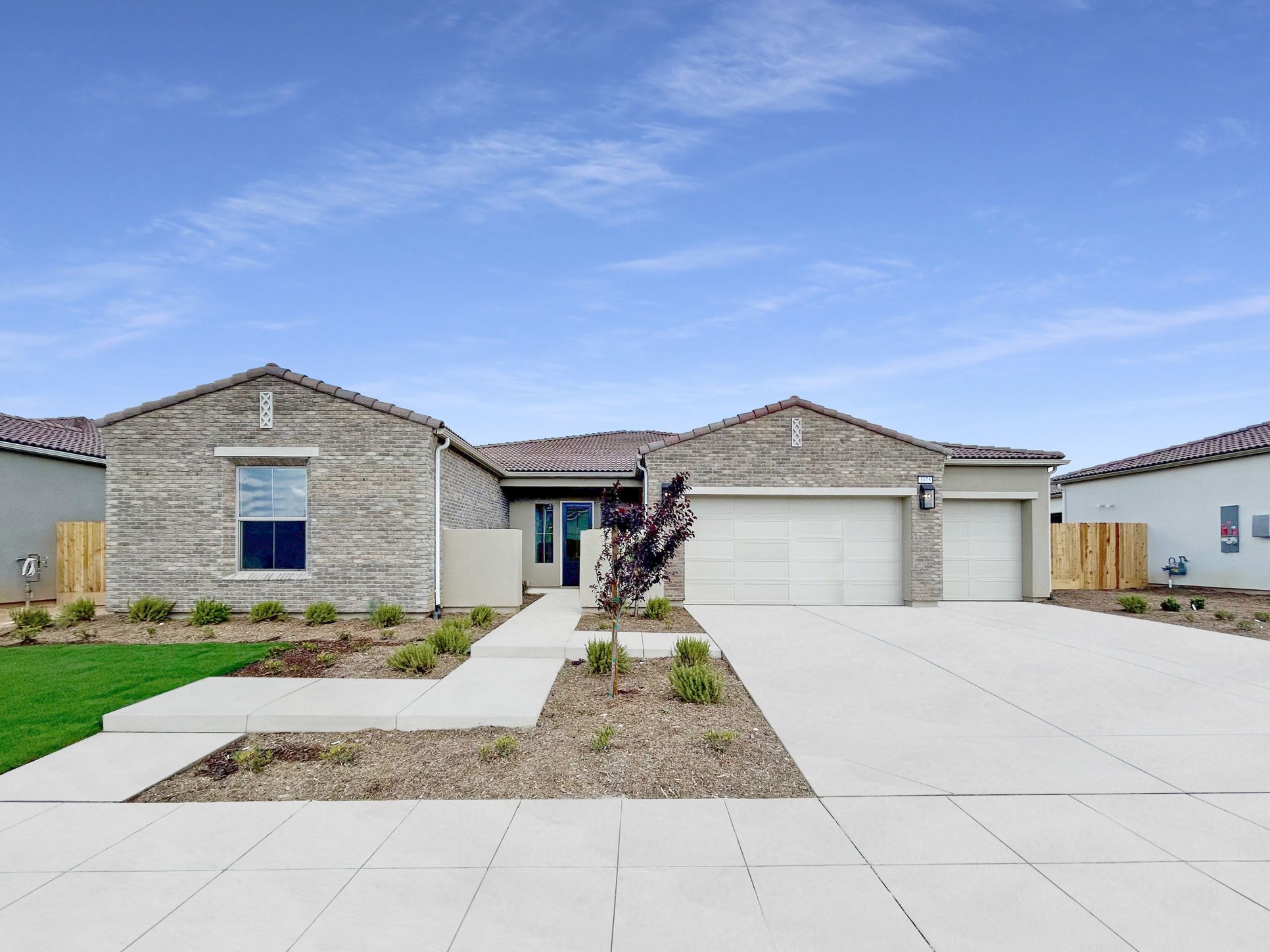 Exterior:20250513 182030422 i OS