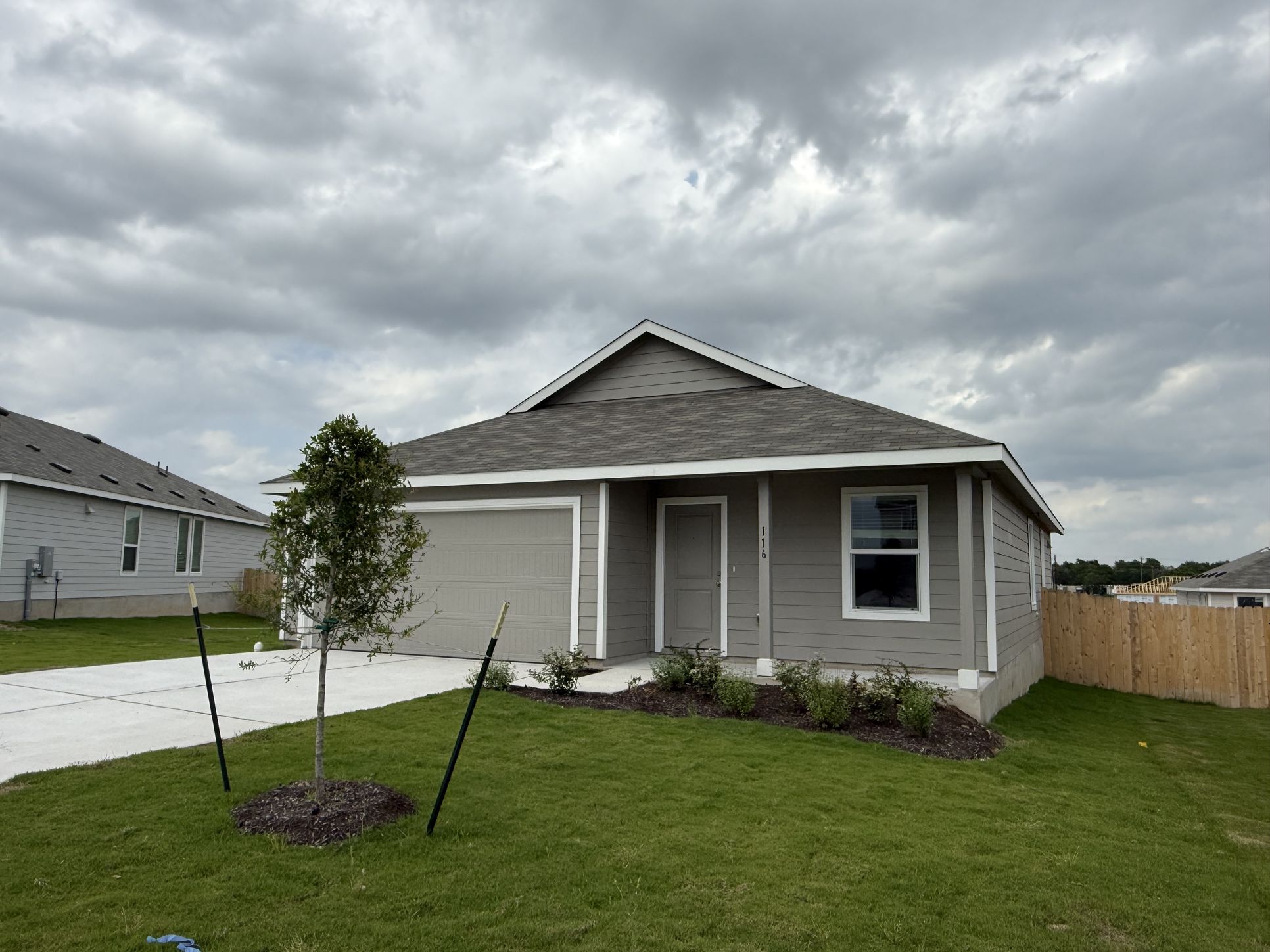 Exterior:IMG 3941