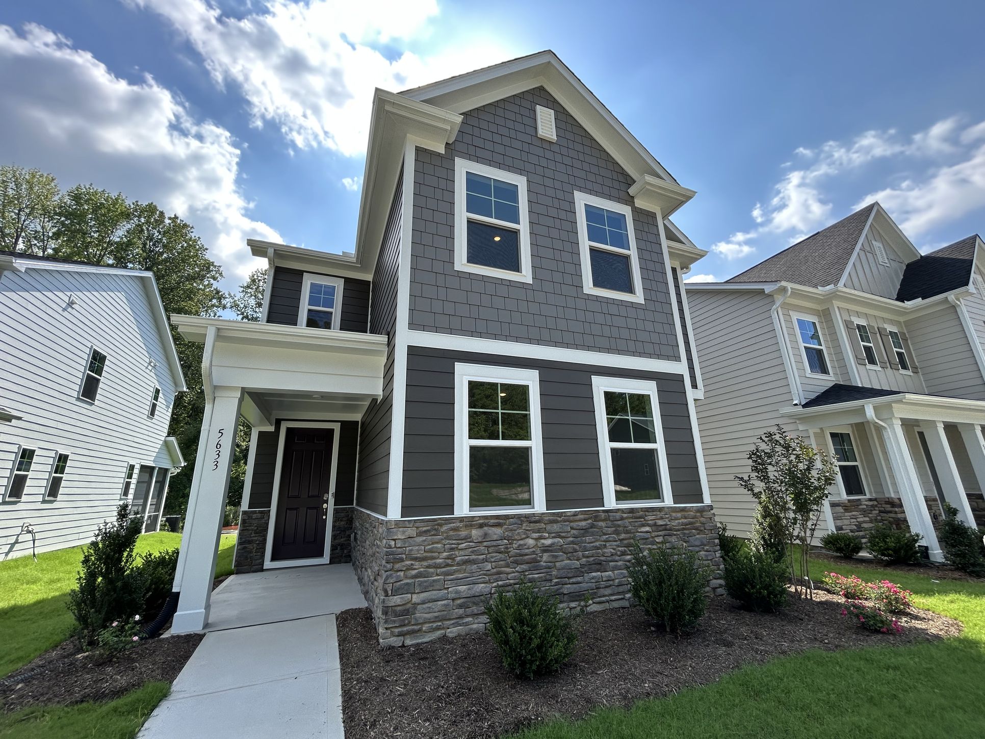 Exterior:Cayden Cove Waterbury Front 1of3
