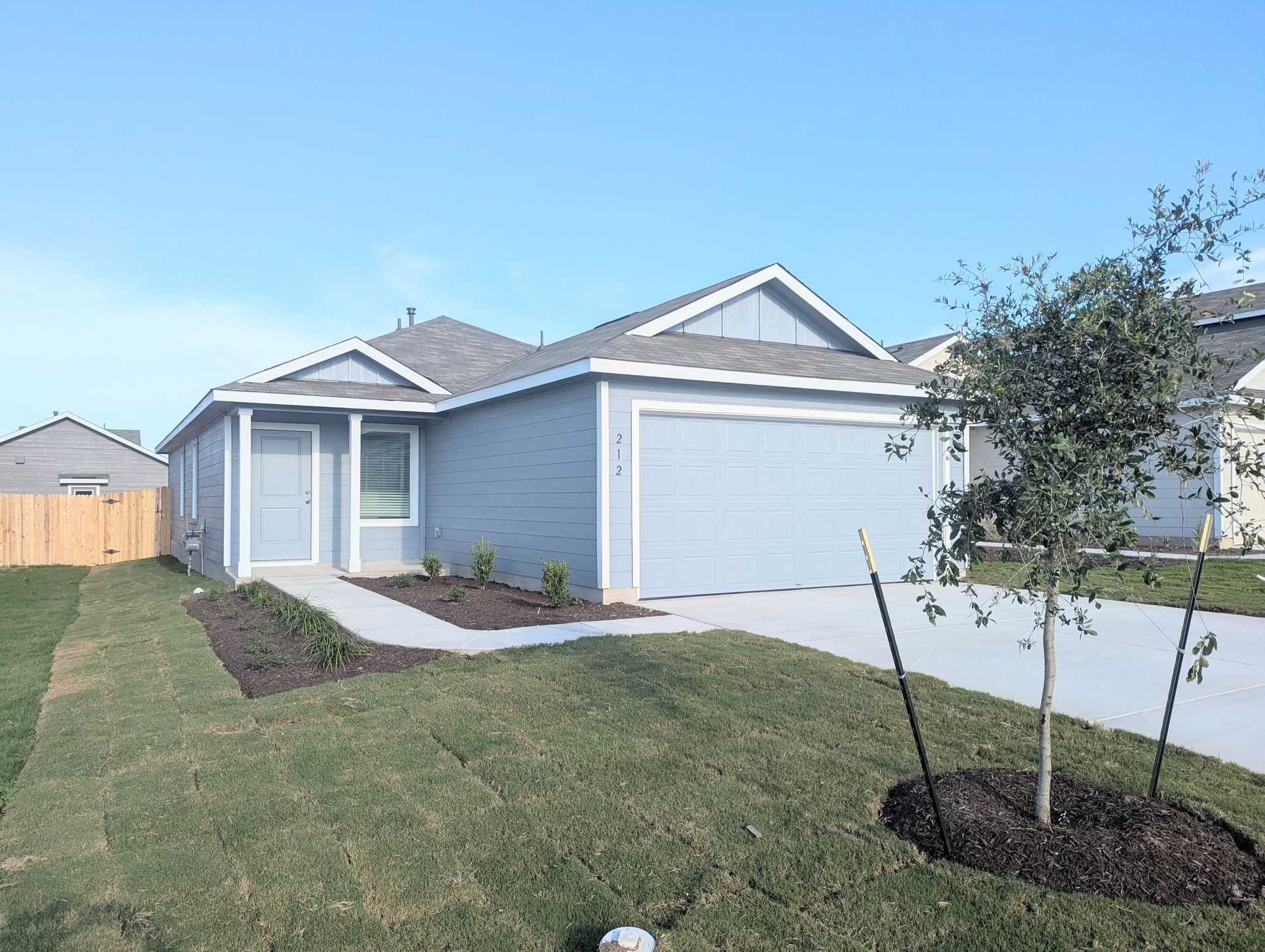 Exterior:PXL 20250627 234837911