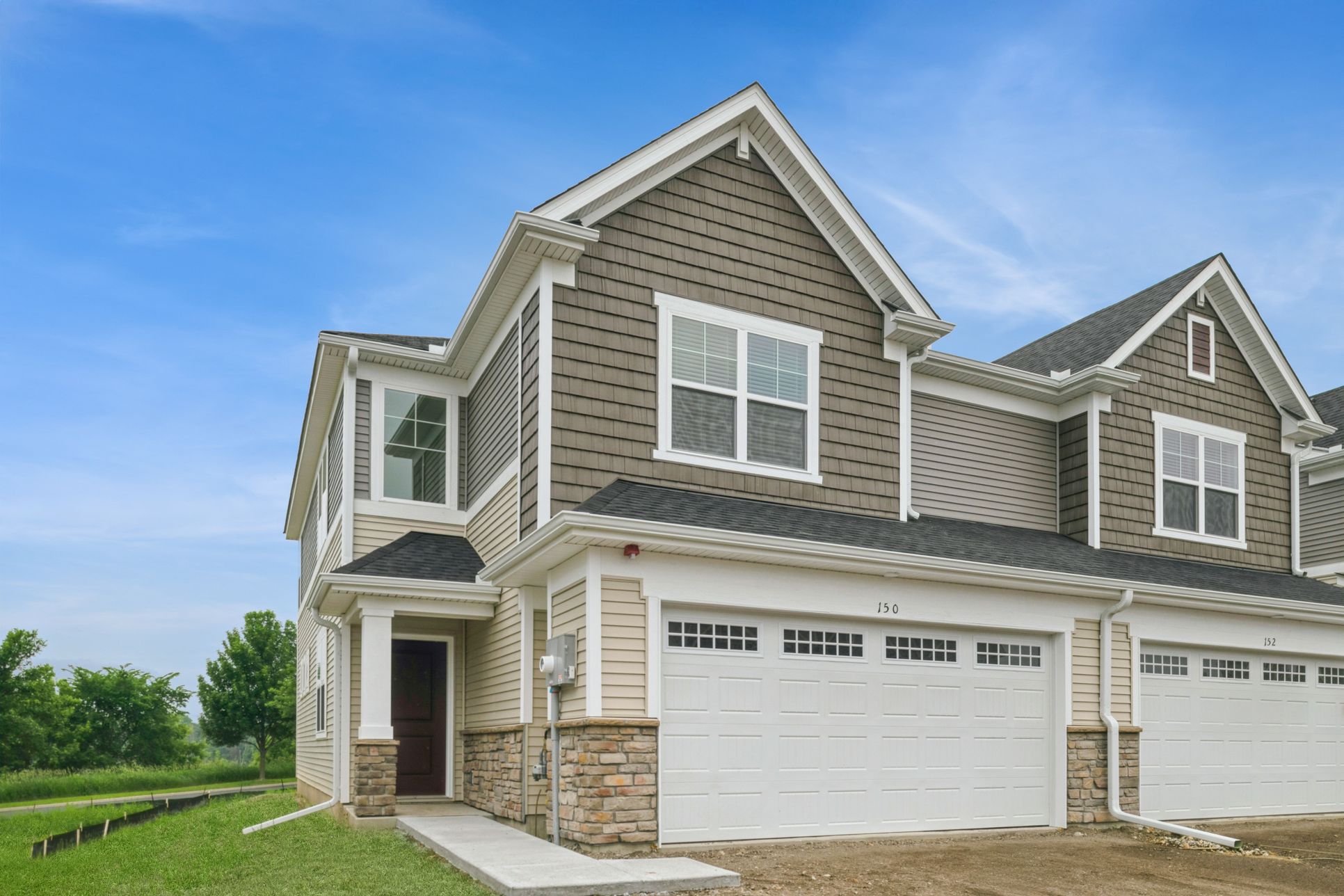 Exterior:01 150 HUNTINGTONDR 2001 Hi Res copy