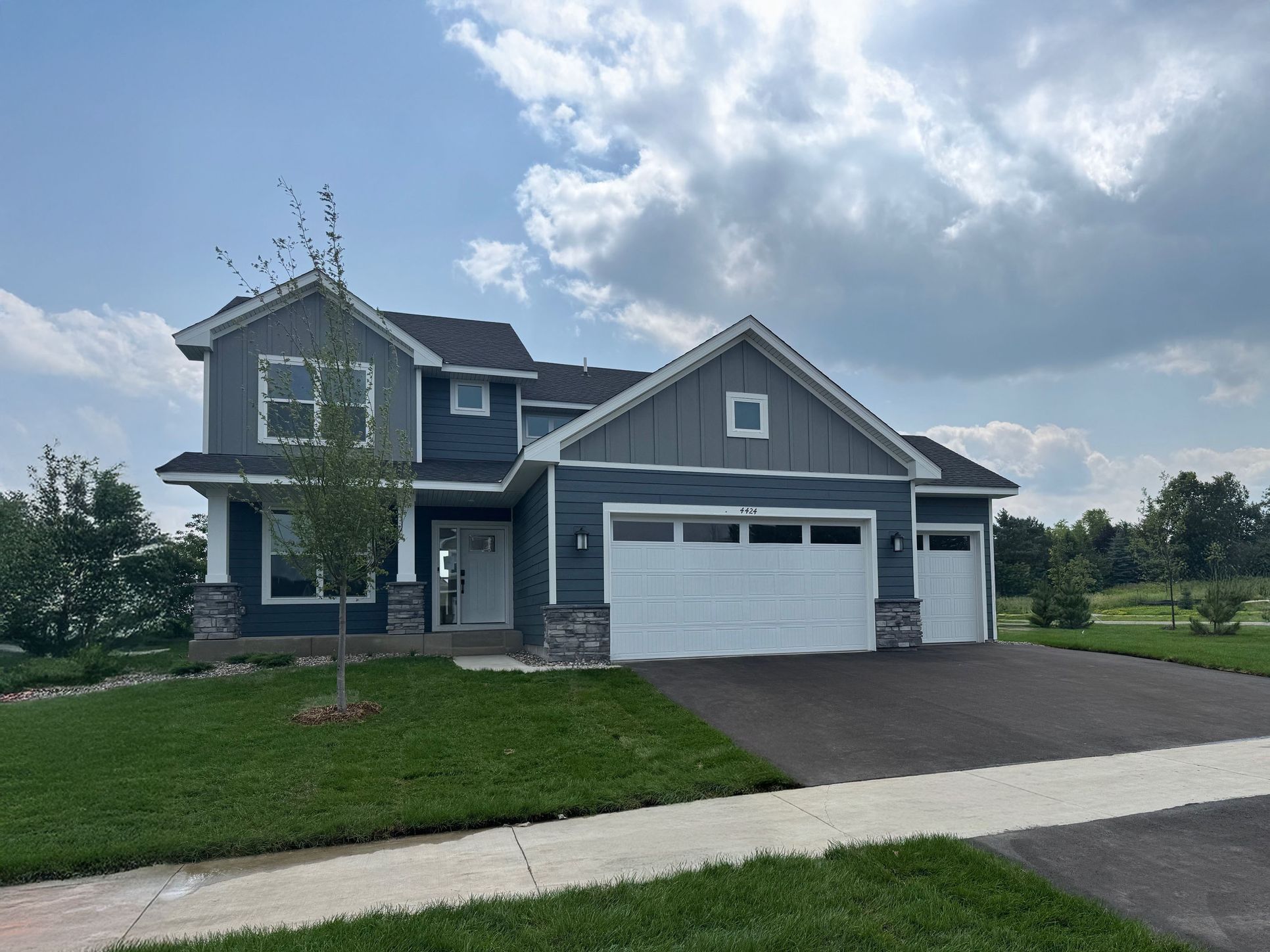 Exterior:4424 copy