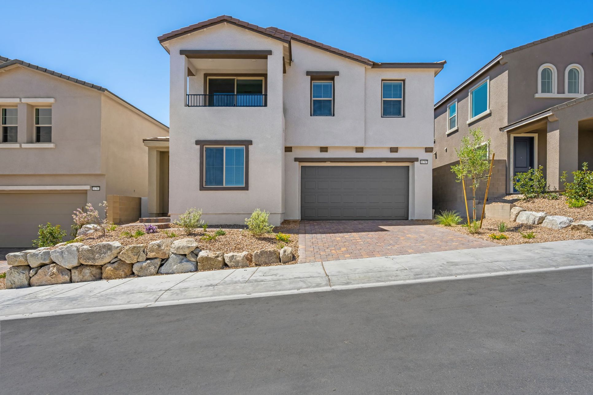 Exterior:Mockingbird Summerlin Bobby Exterior