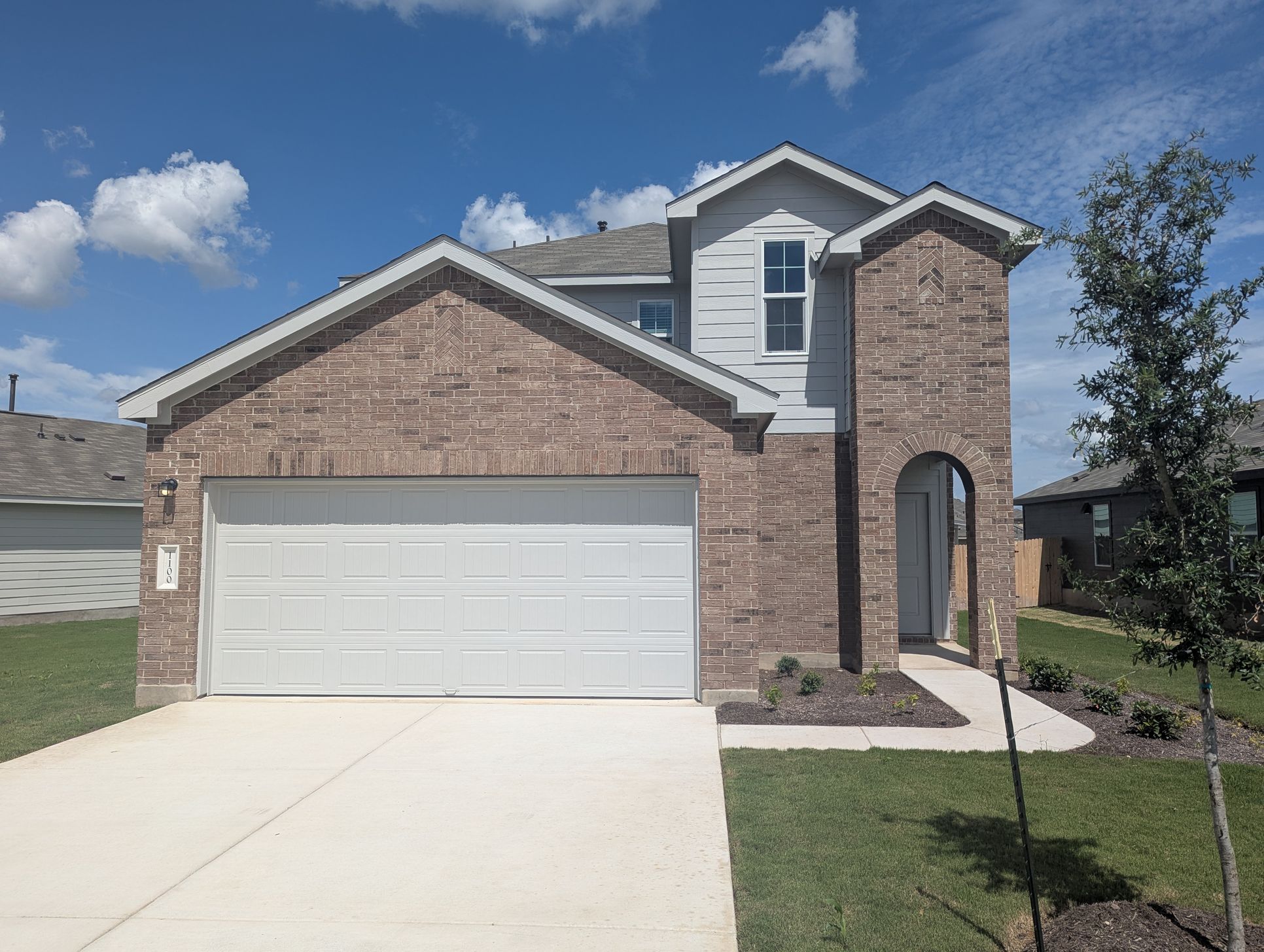Exterior:PXL 20250718 204618479