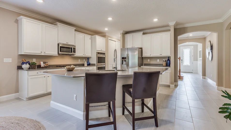 3398 Kingsley Kitchen4 F1 Walk Hero 7 30 35