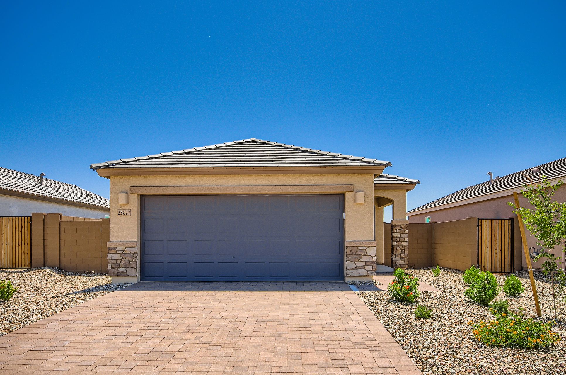 Exterior:Exterior Front