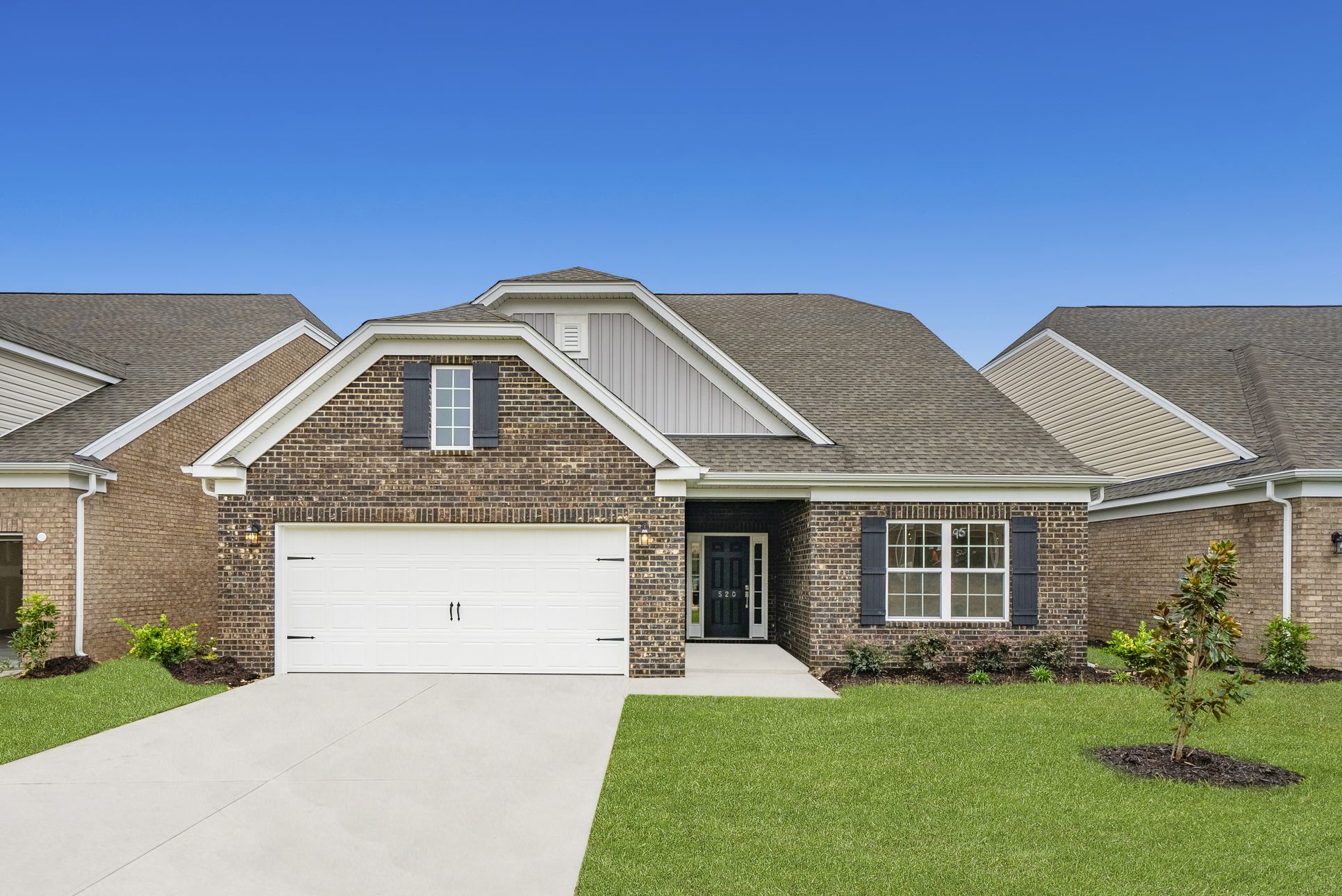 Exterior:Columbia Woodcreek Northwoods Cambridge 95 Exterior 1of3