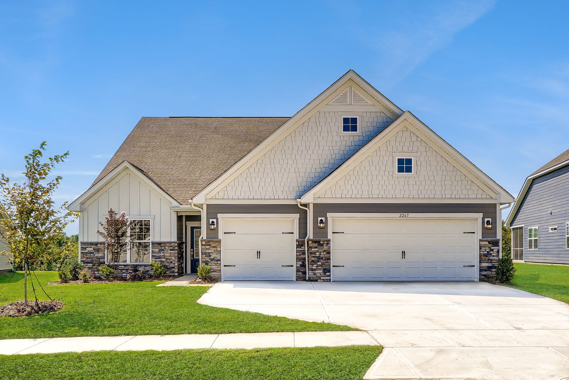 Exterior:2267 Moon Crest Road Print Quality 001 01 Exterior Front