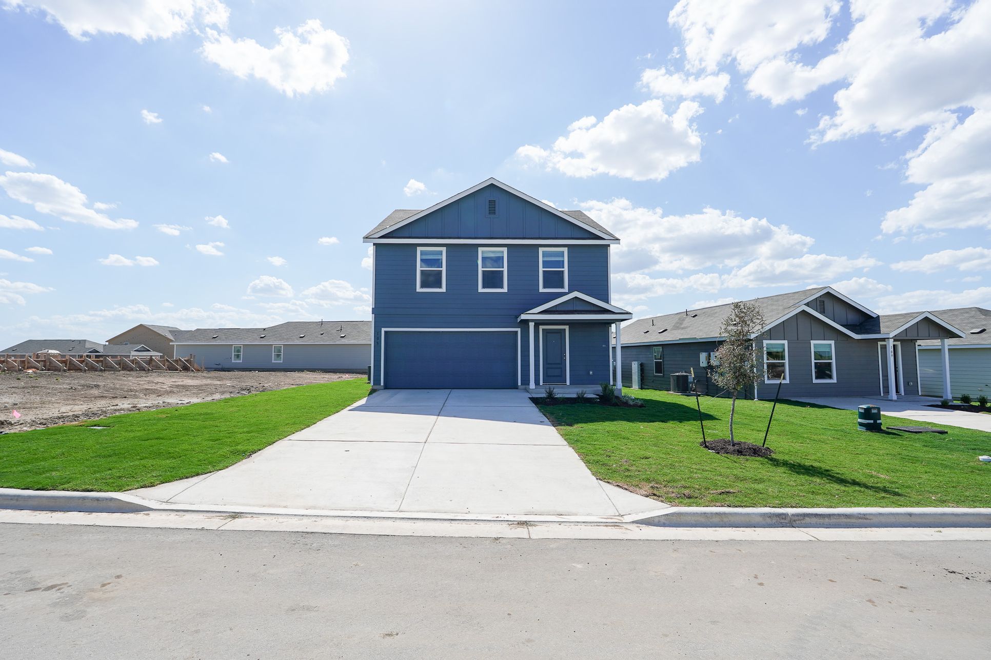 Exterior:001 105 Dark Victory Rd