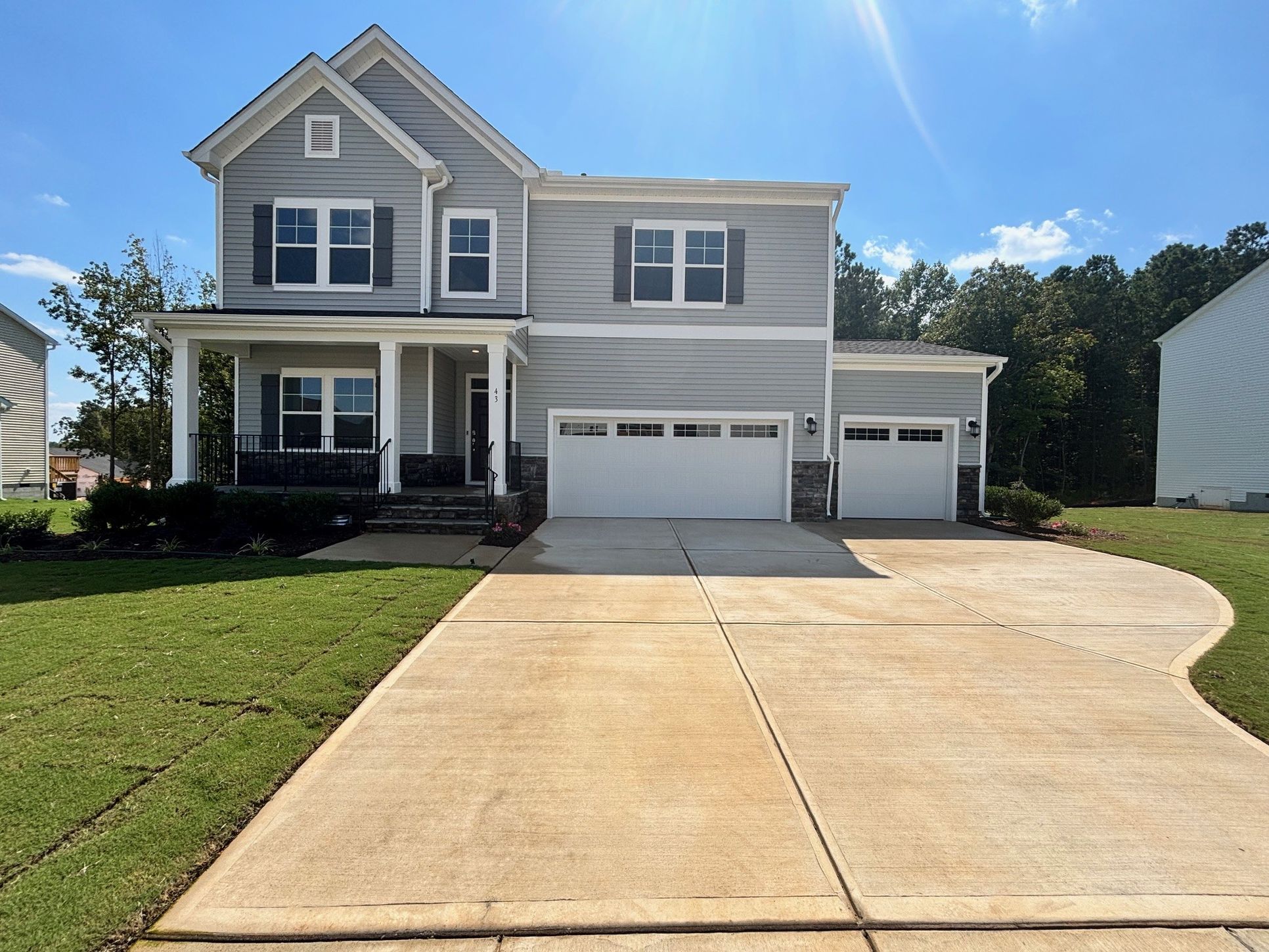 Exterior:198 Tyler Front