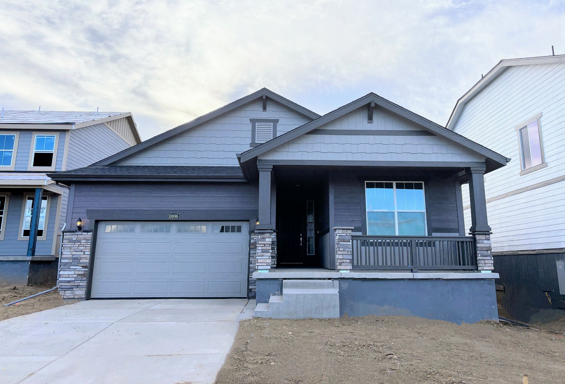 Exterior:10896 Snowdon St