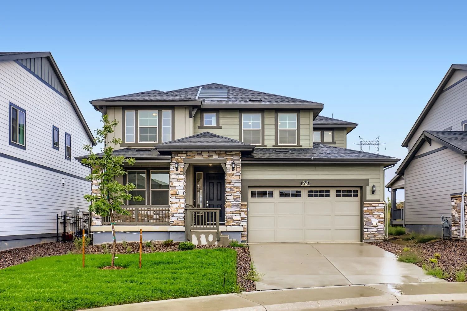 Exterior:2966 S Poppy St Exterior Front