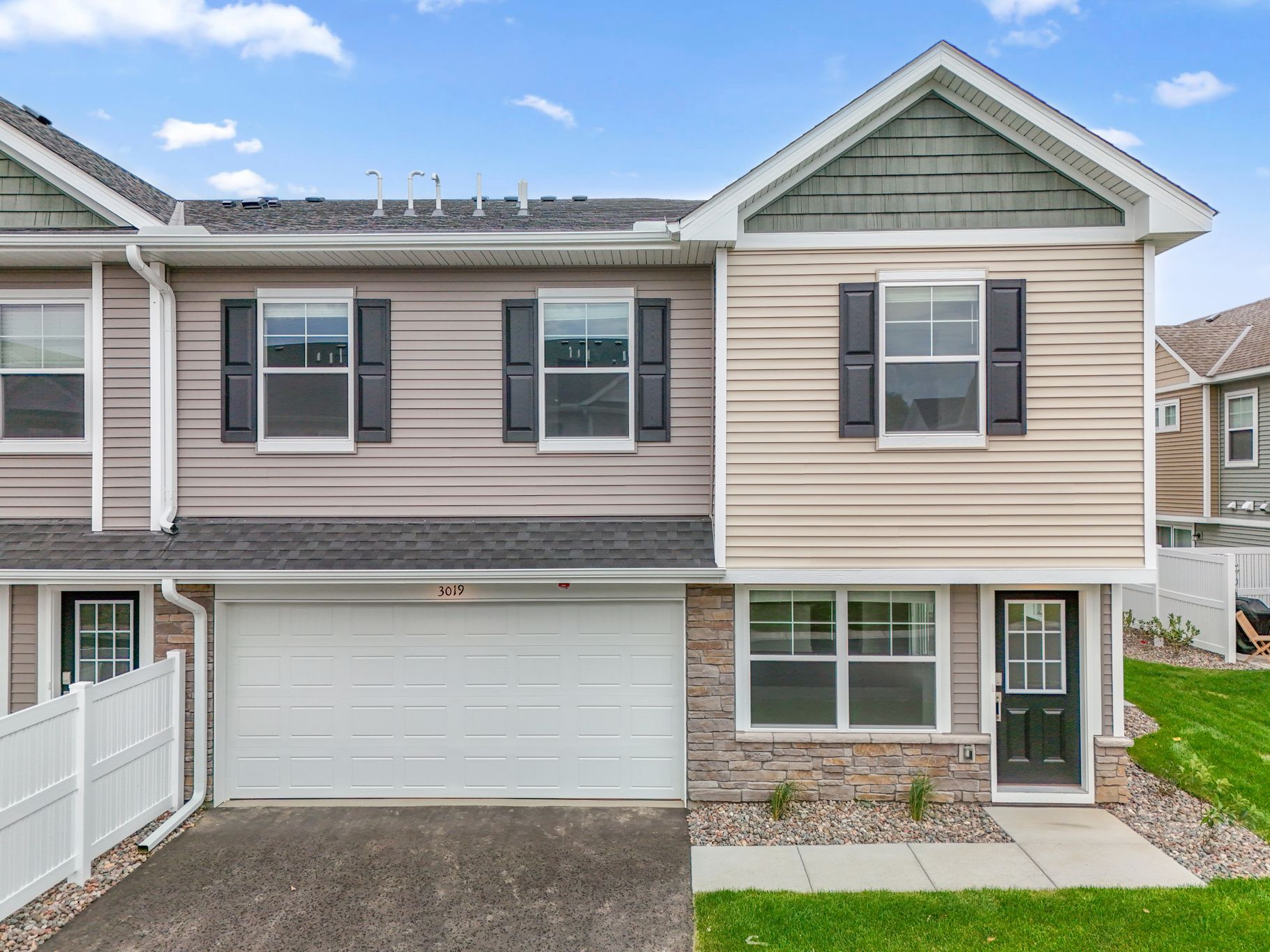 Exterior:1 02