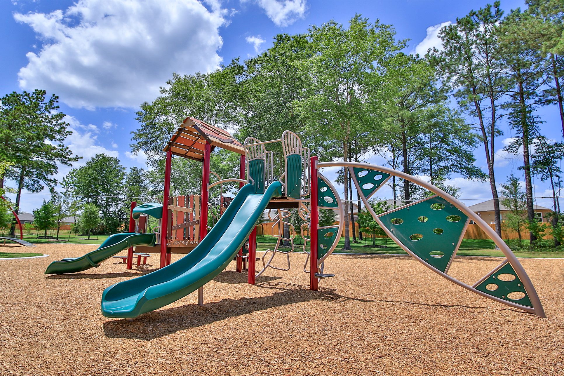 Pinewood Trails Park:The Pinewood Trails Park has a large playground,