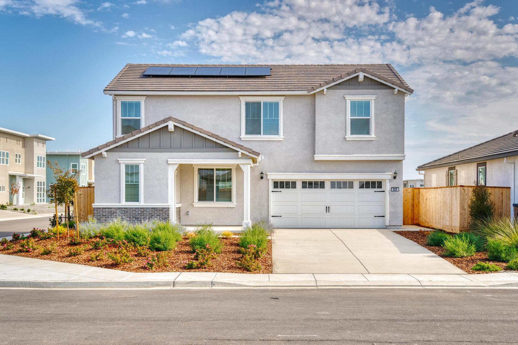 The Nelson by LGI Homes:Move into our Nelson plan in as soon as 30 days.