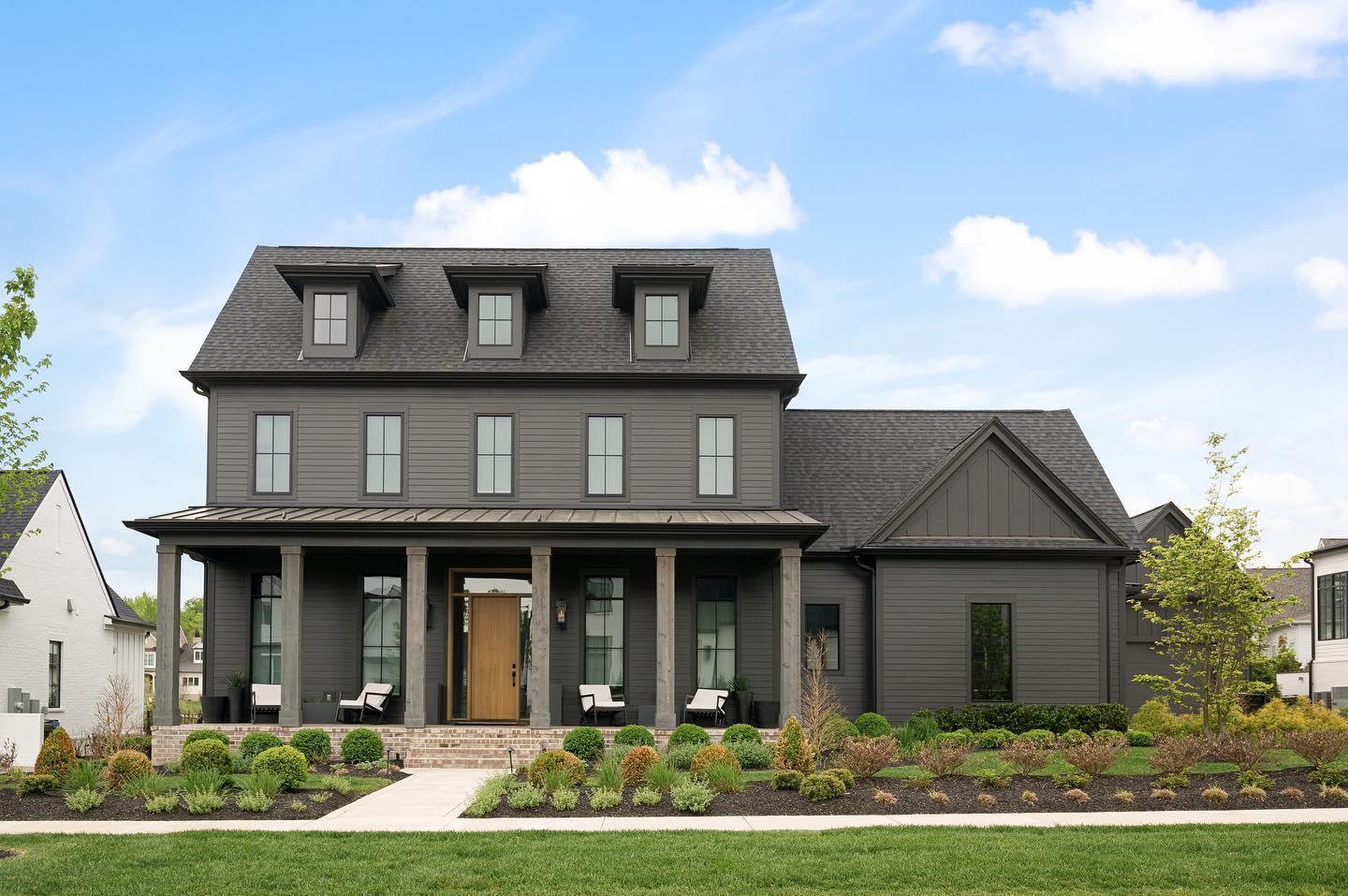 Luna Custom Homes, LLC,37064